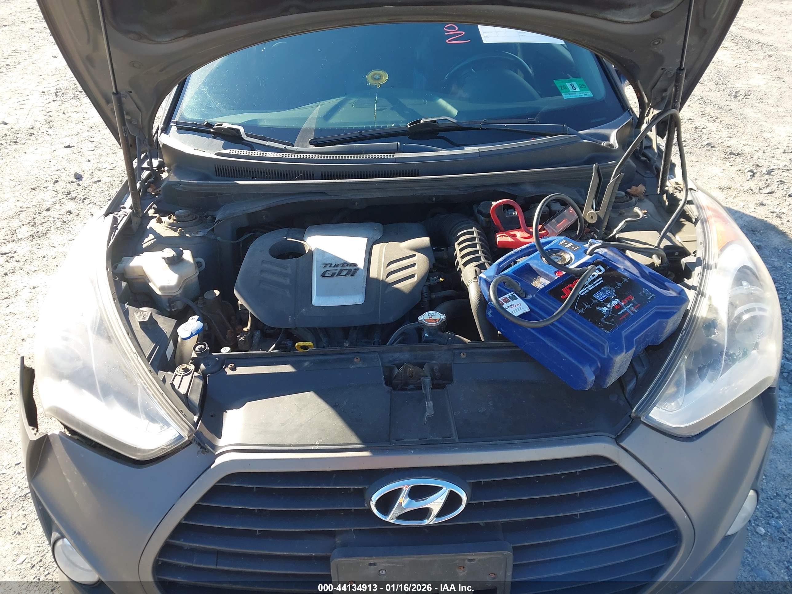 HYUNDAI VELOSTER image 10