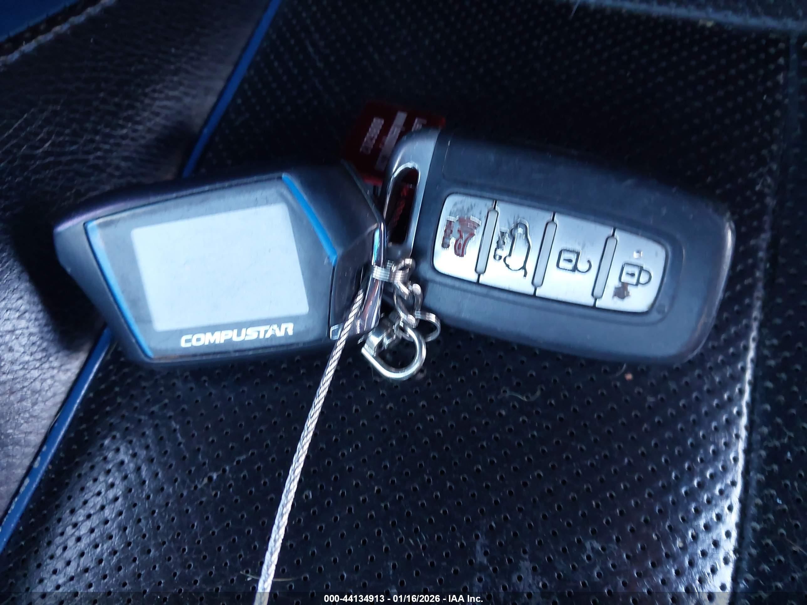 HYUNDAI VELOSTER image 11