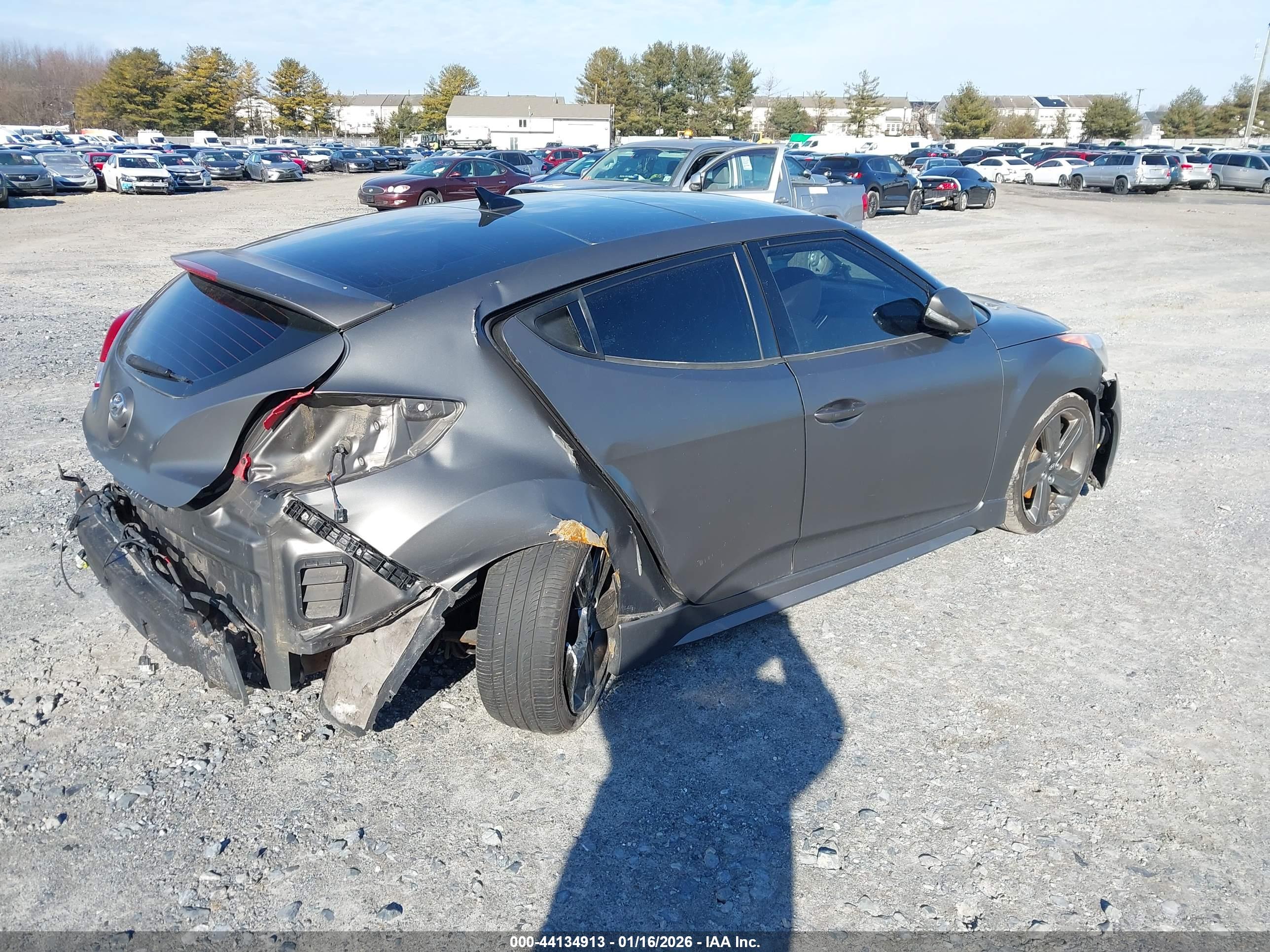 HYUNDAI VELOSTER image 4