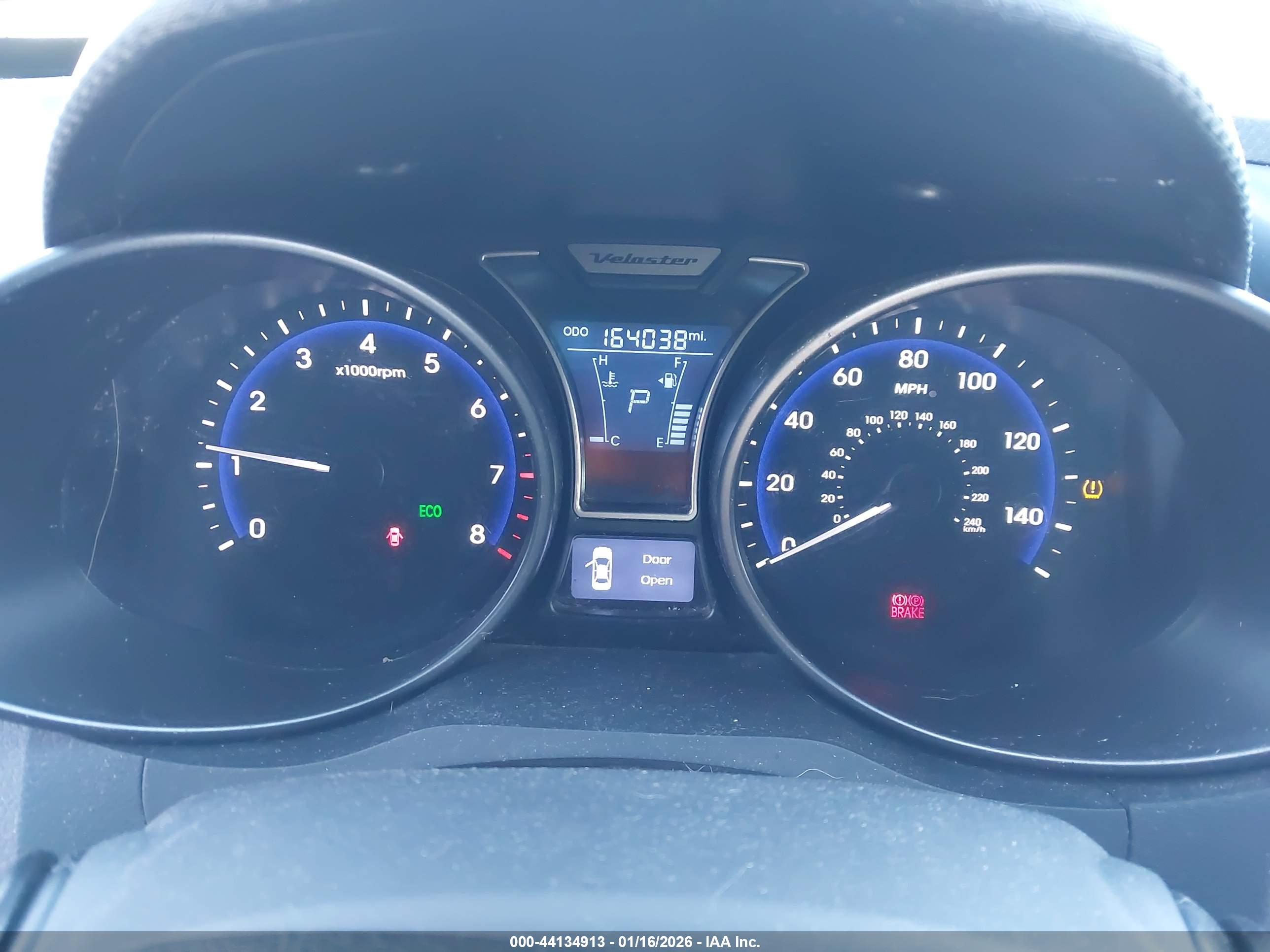 HYUNDAI VELOSTER image 7