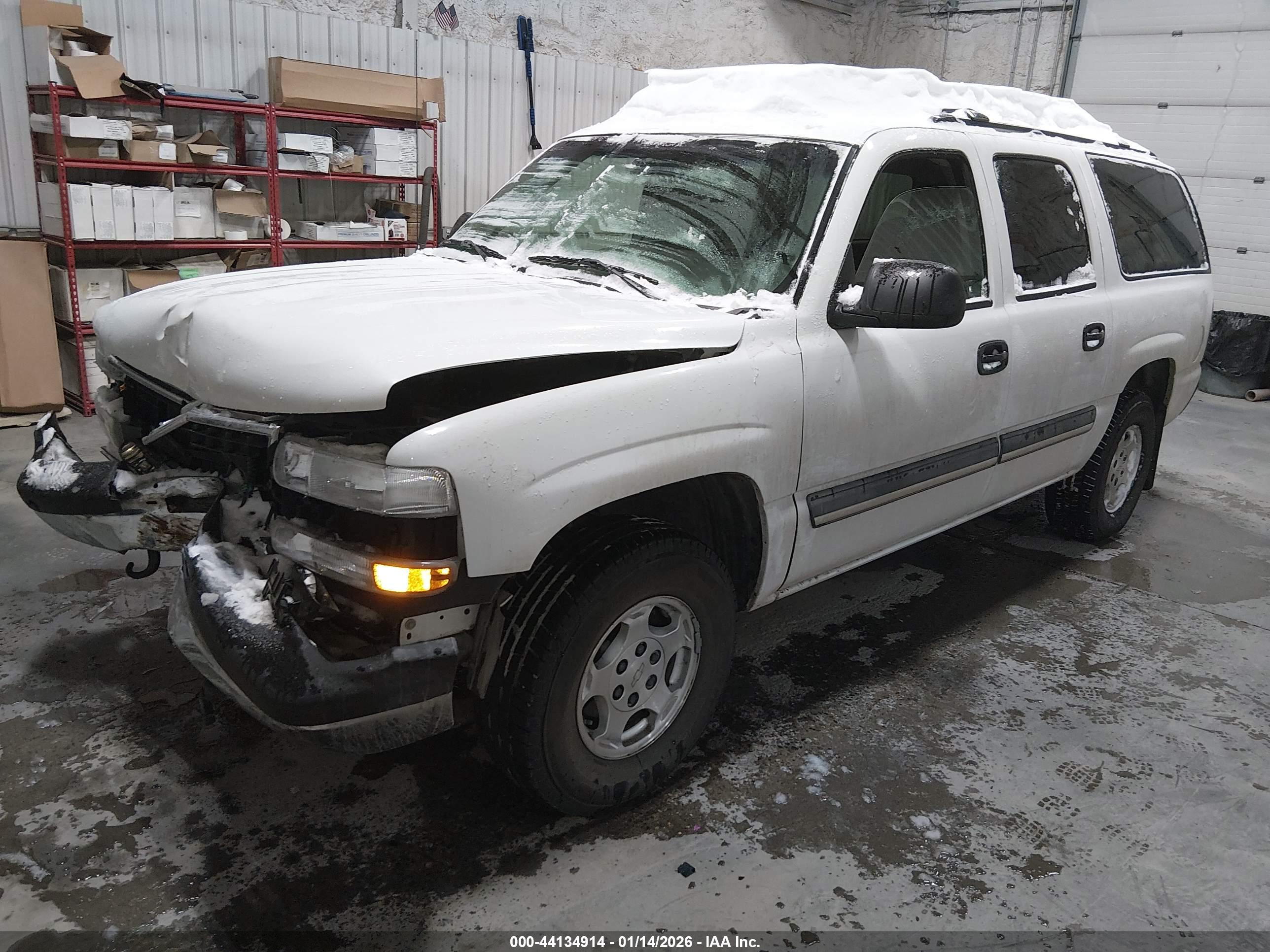 CHEVROLET SUBURBAN image 2
