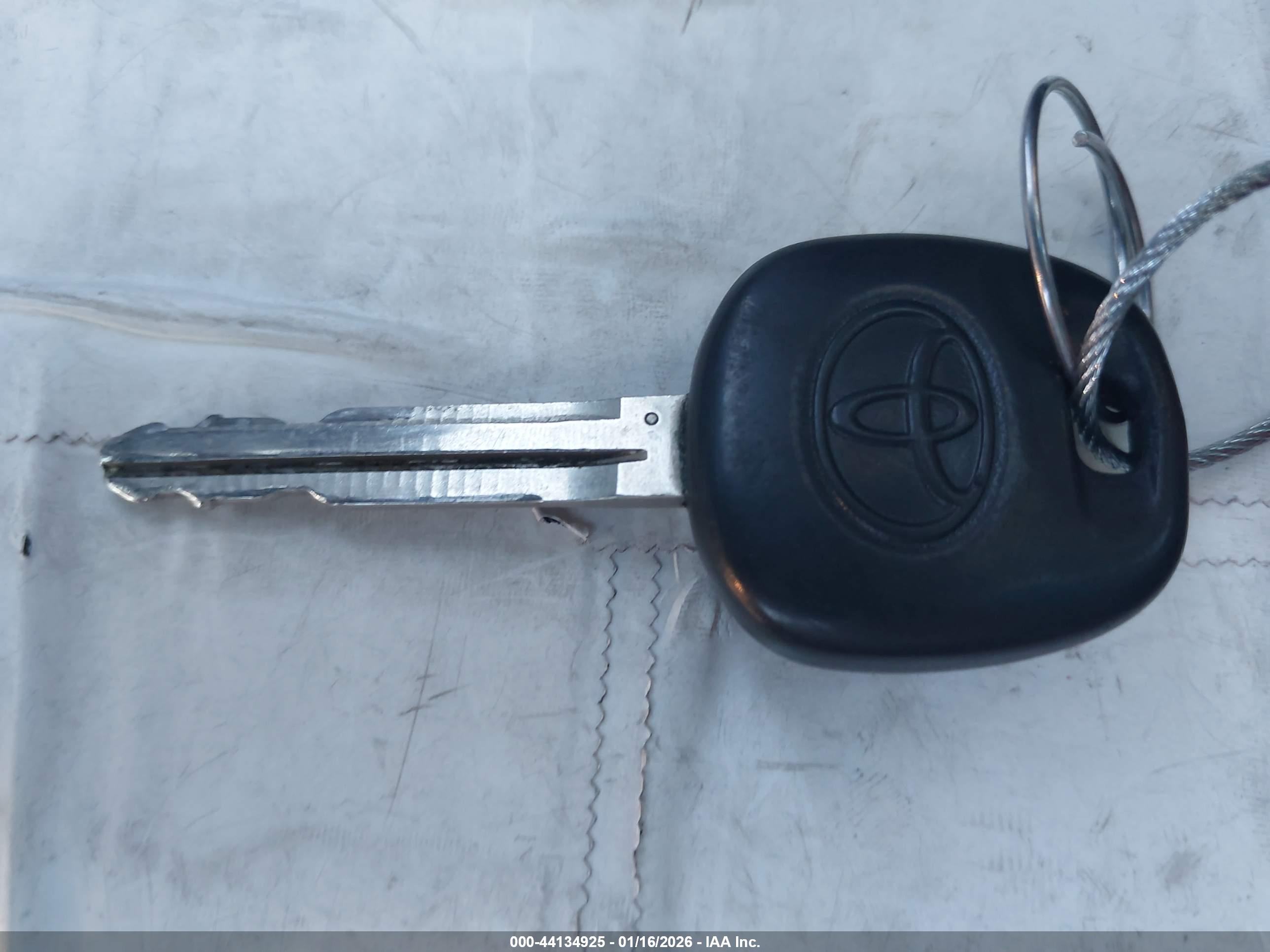 TOYOTA 4RUNNER image 11