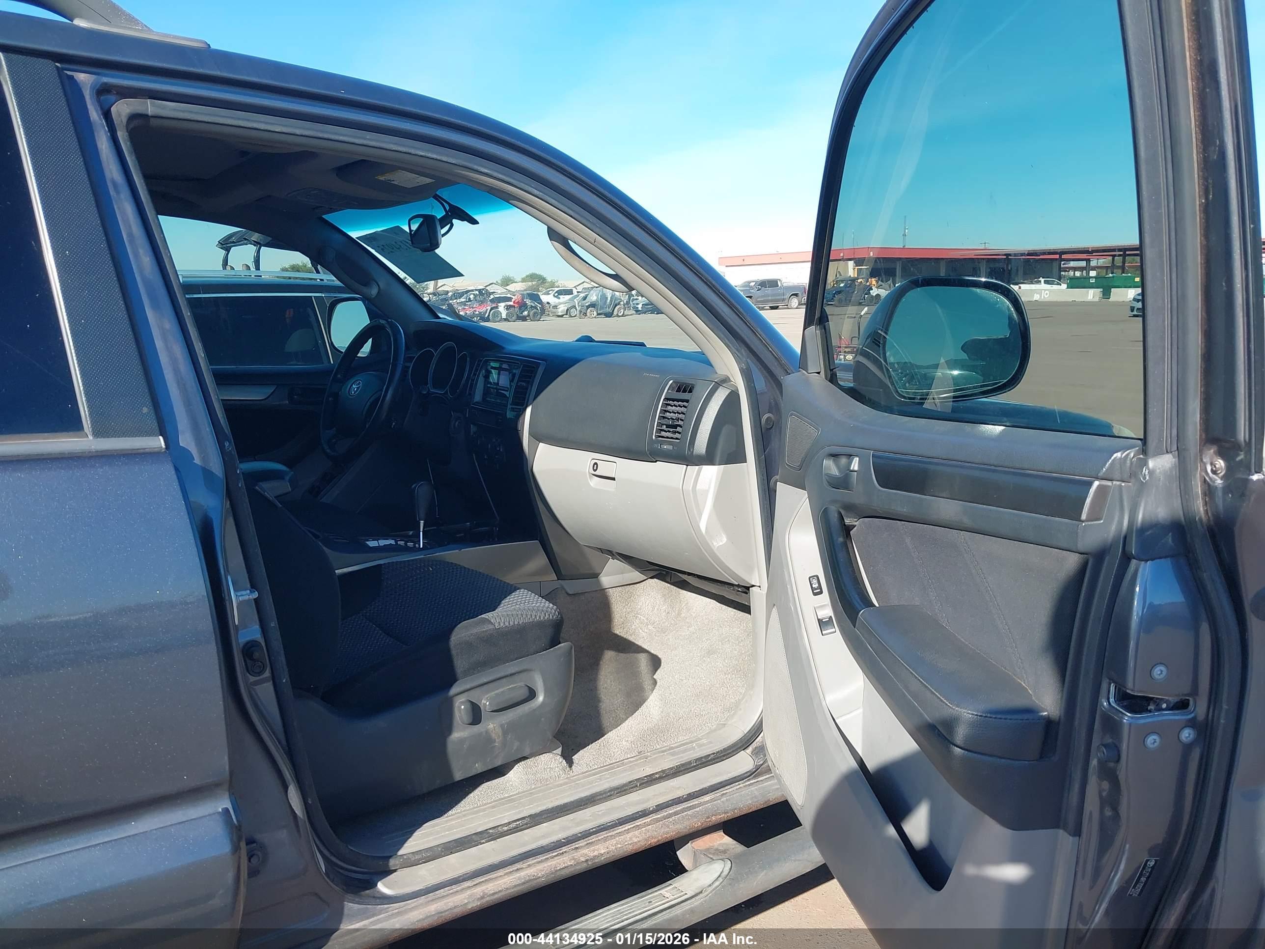 TOYOTA 4RUNNER image 5