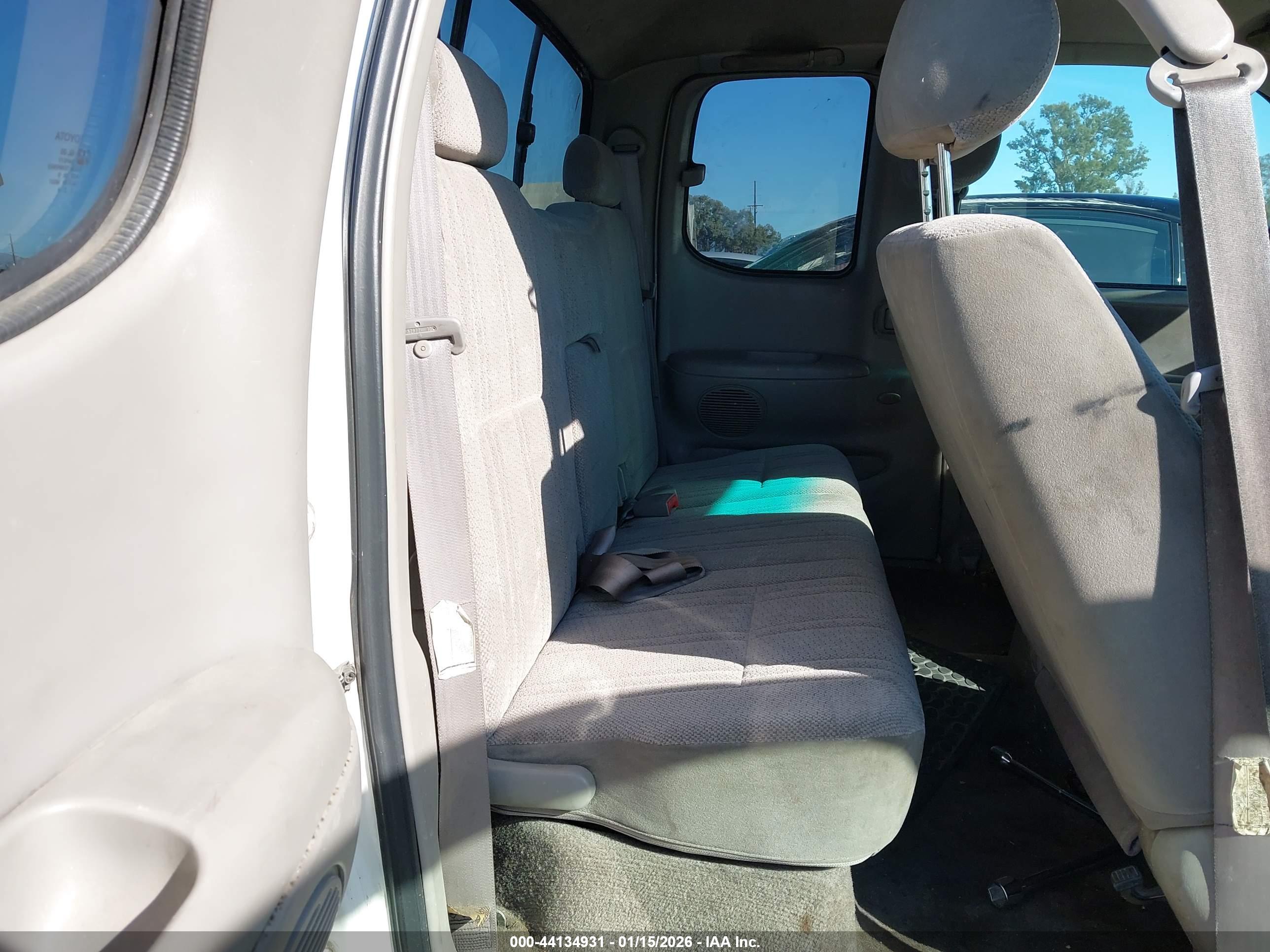 TOYOTA TUNDRA image 8