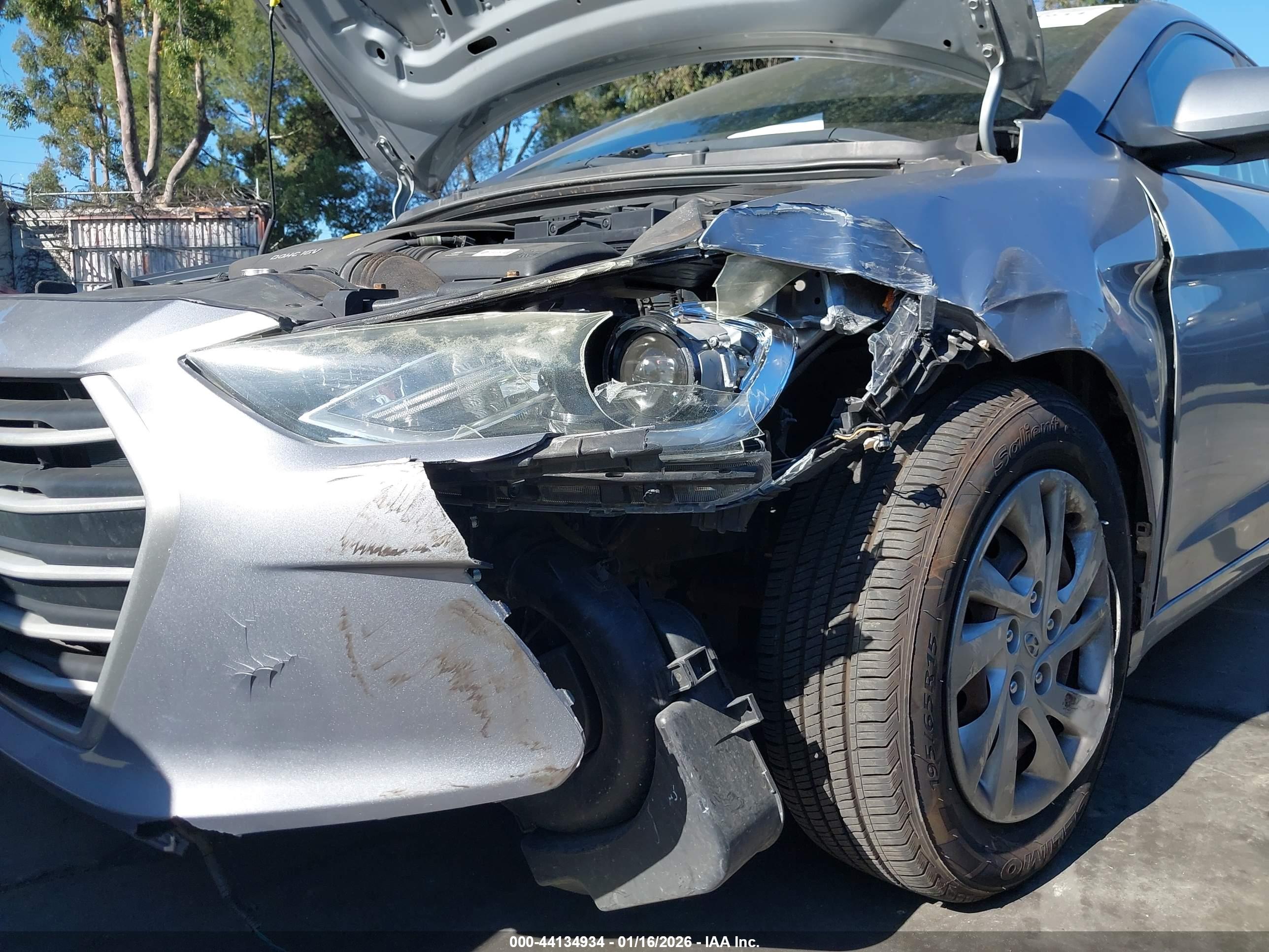 HYUNDAI ELANTRA image 6