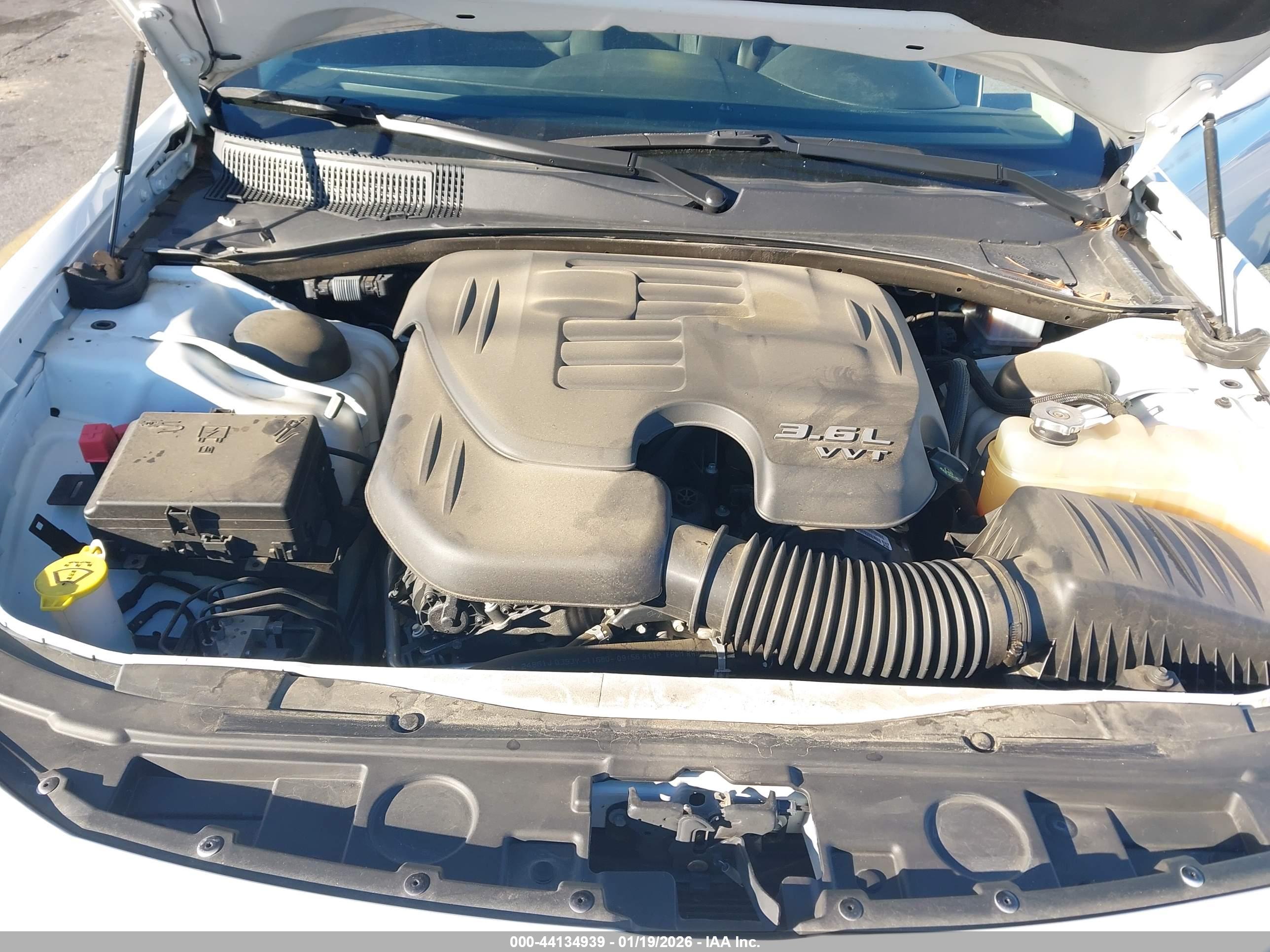 CHRYSLER 300 image 10