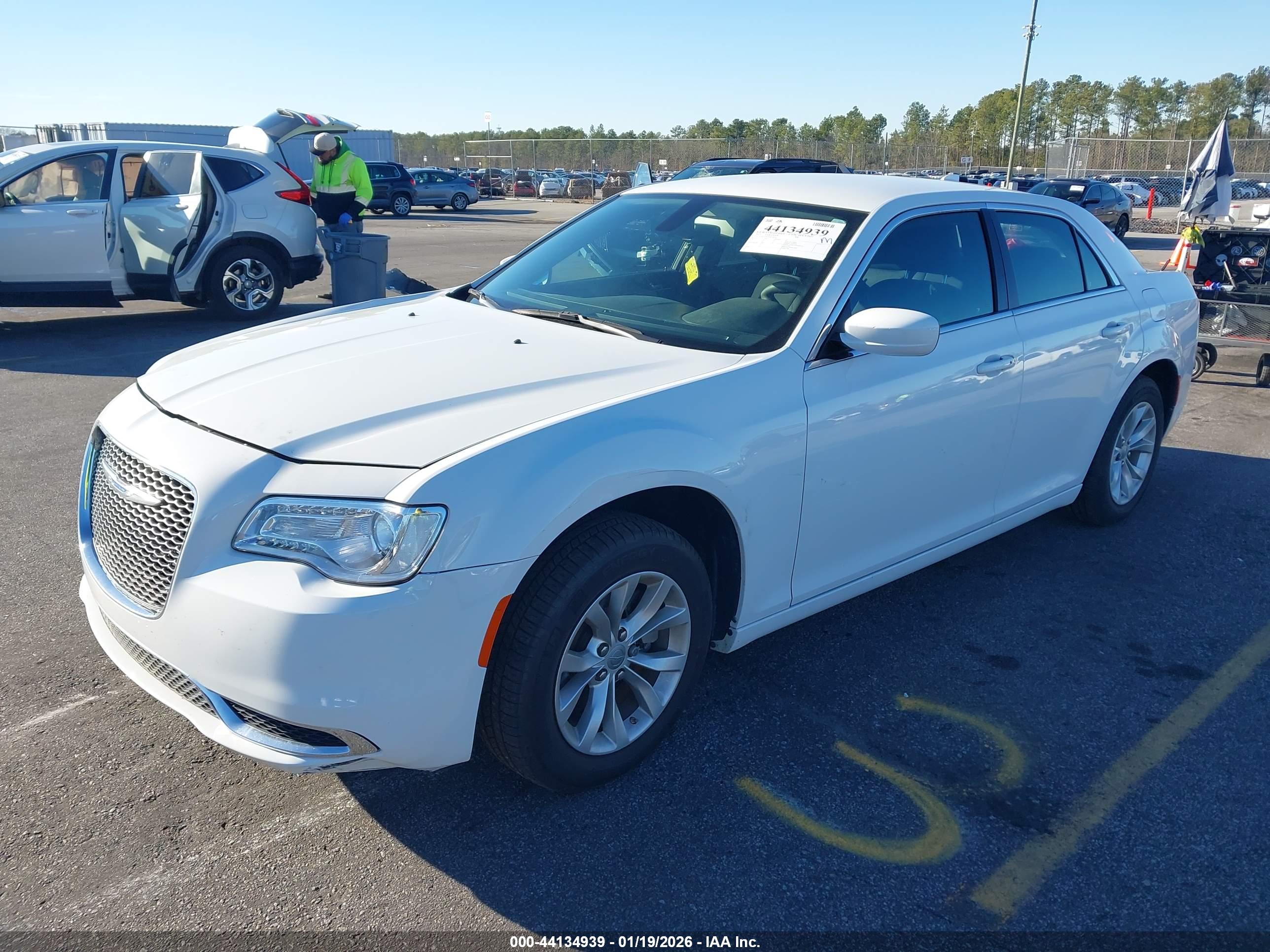 CHRYSLER 300 image 2