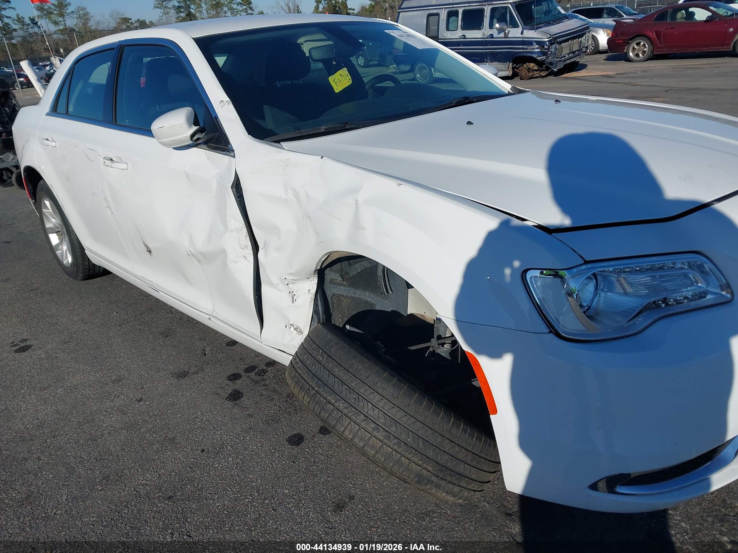 CHRYSLER 300 image 6