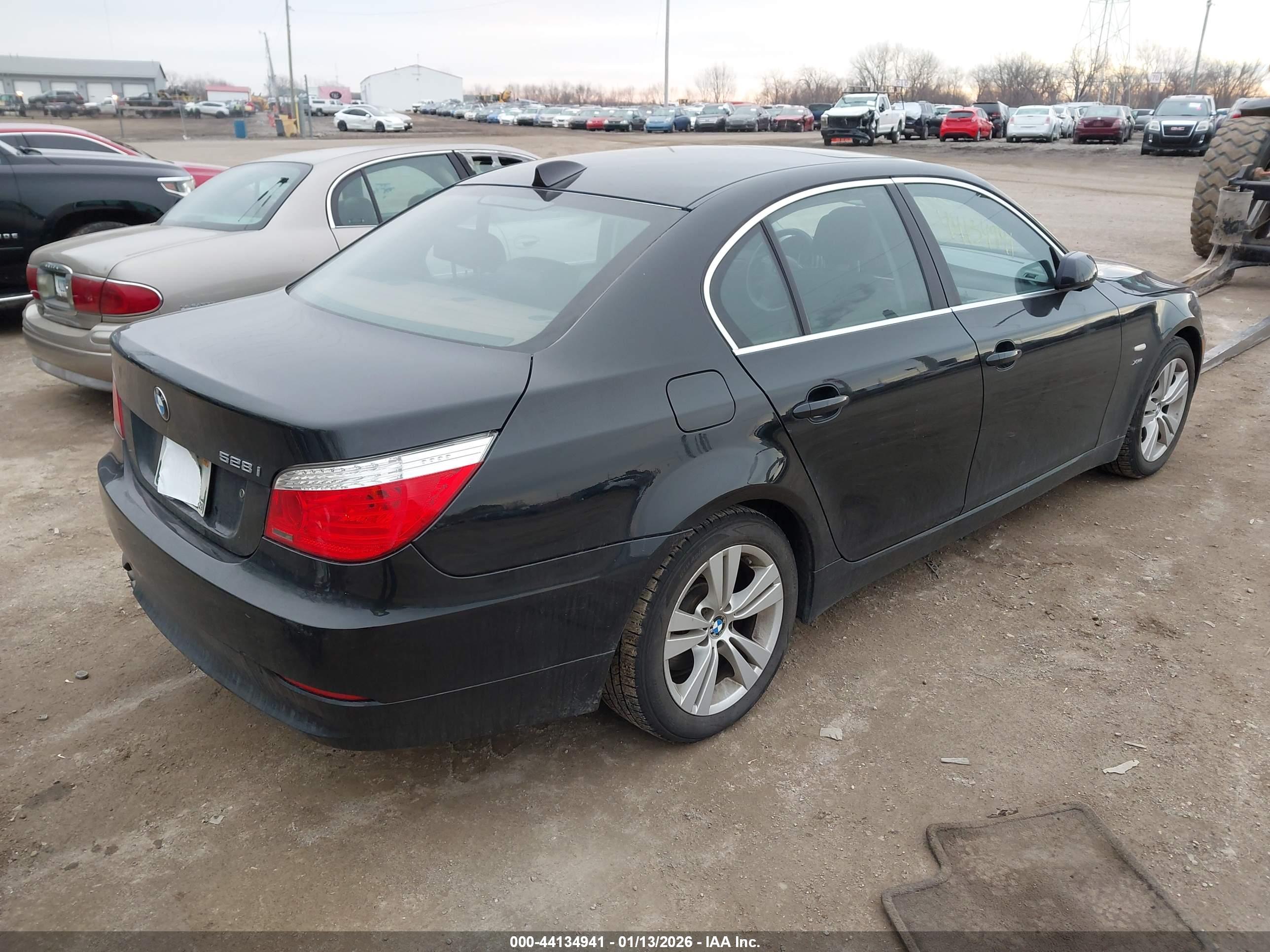 BMW 528I image 4