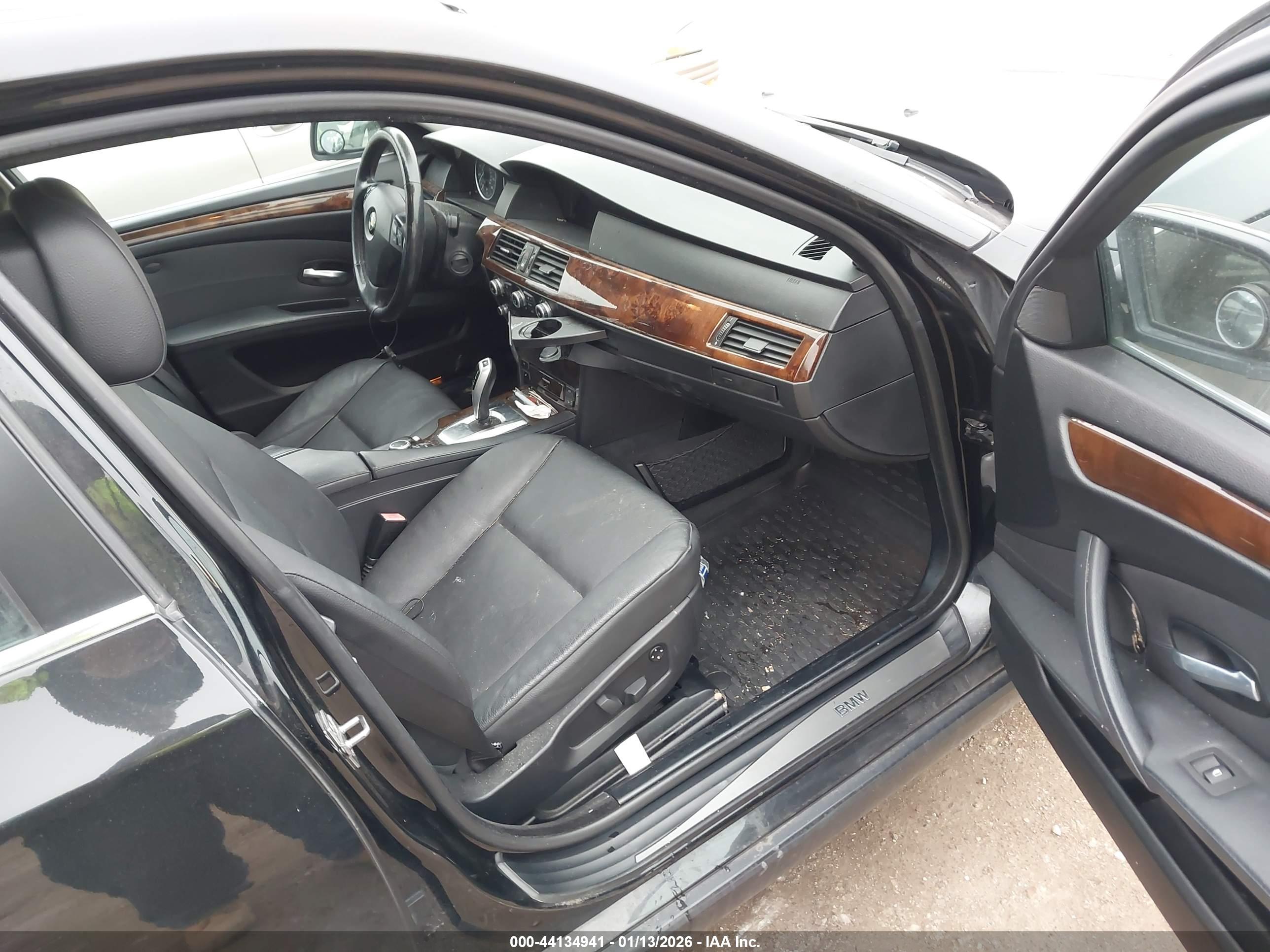 BMW 528I image 5