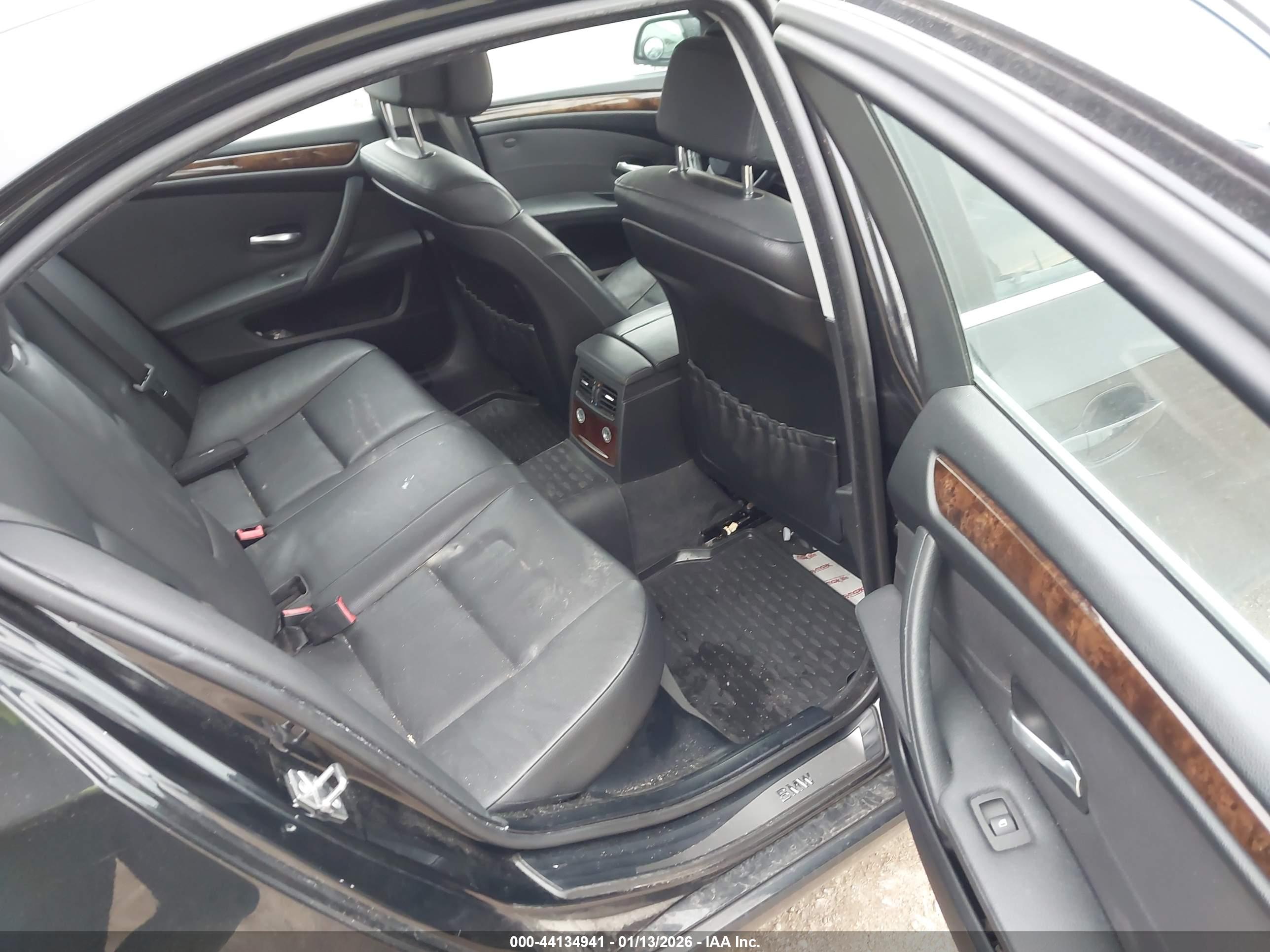 BMW 528I image 8