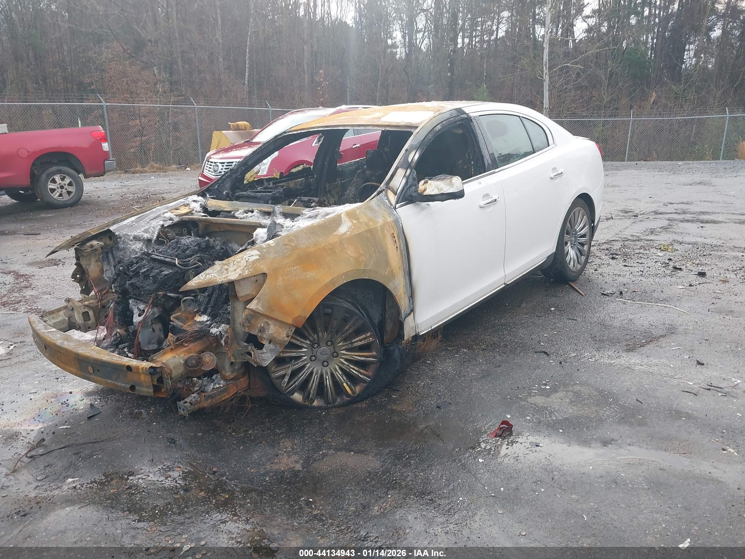 LINCOLN MKS image 2