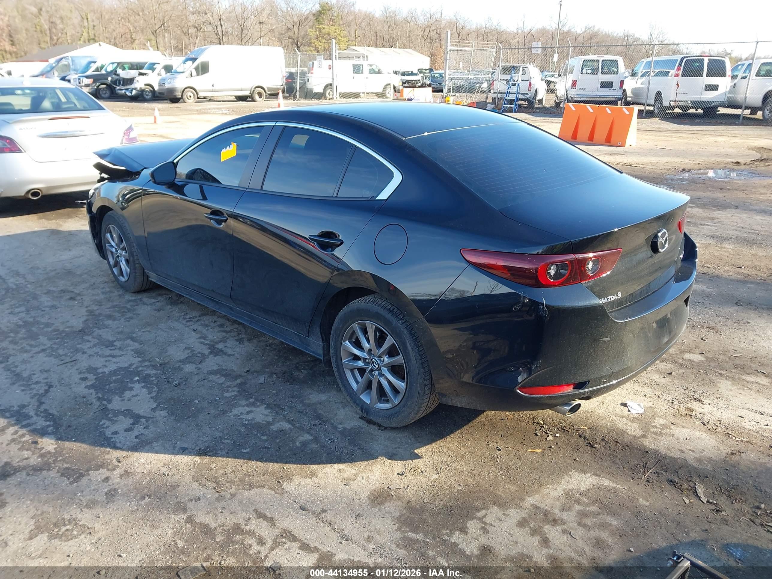 MAZDA MAZDA3 image 3