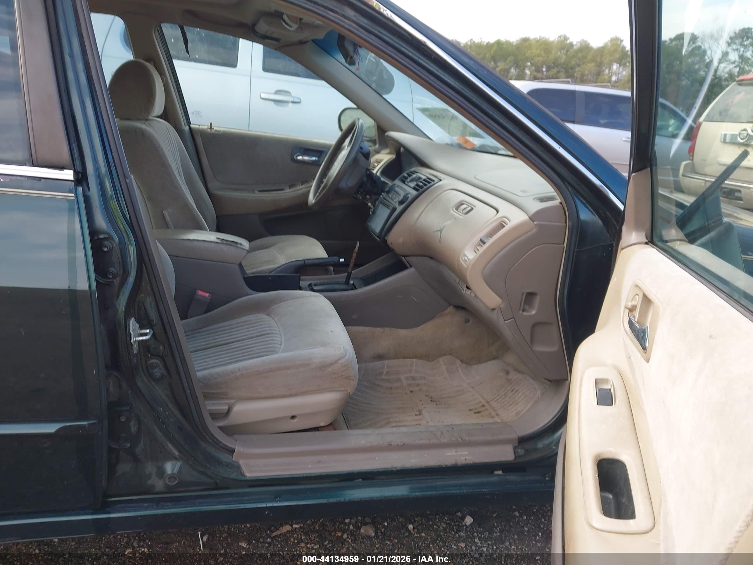 HONDA ACCORD image 5