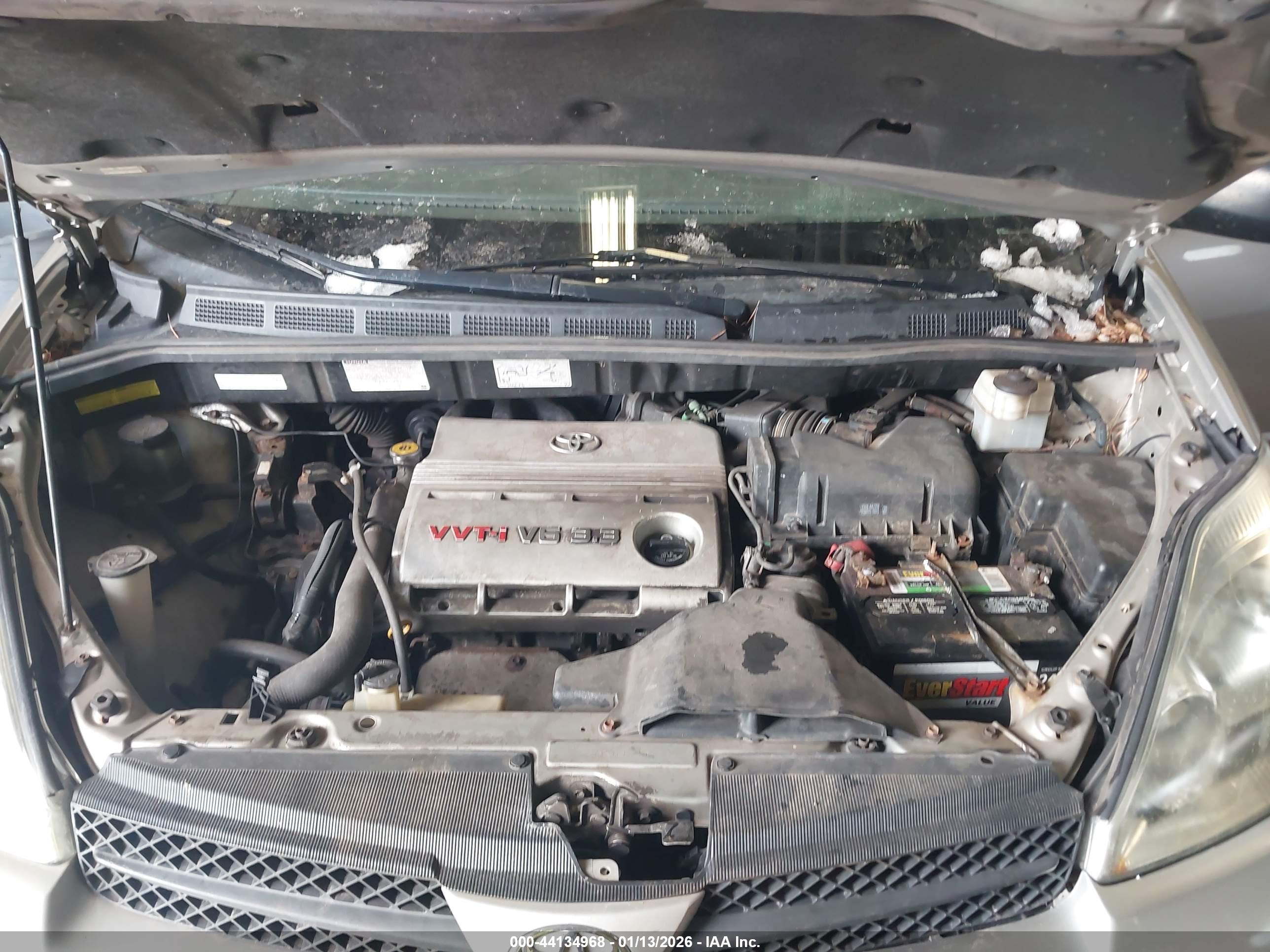 TOYOTA SIENNA image 10