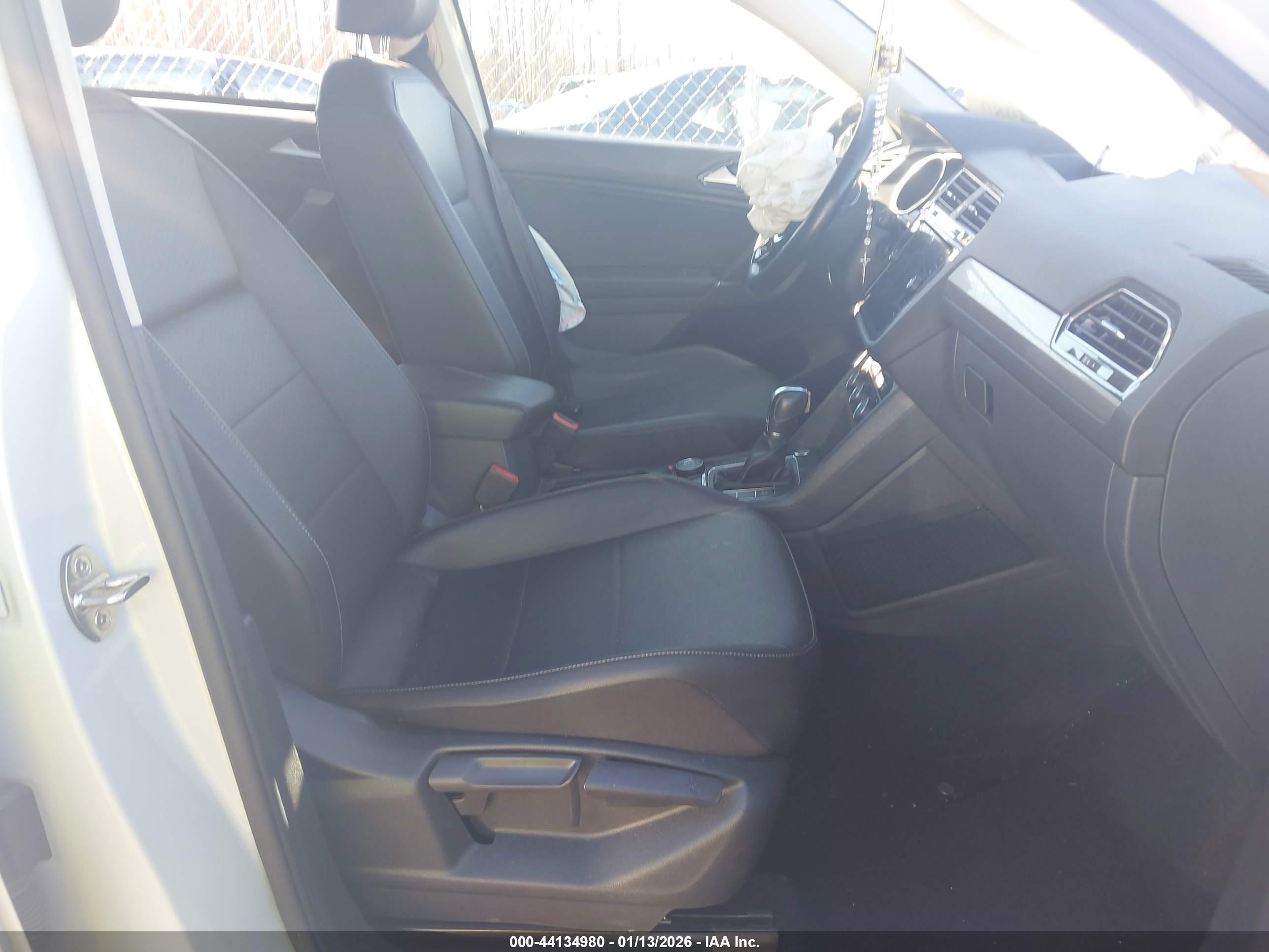 VOLKSWAGEN TIGUAN image 5