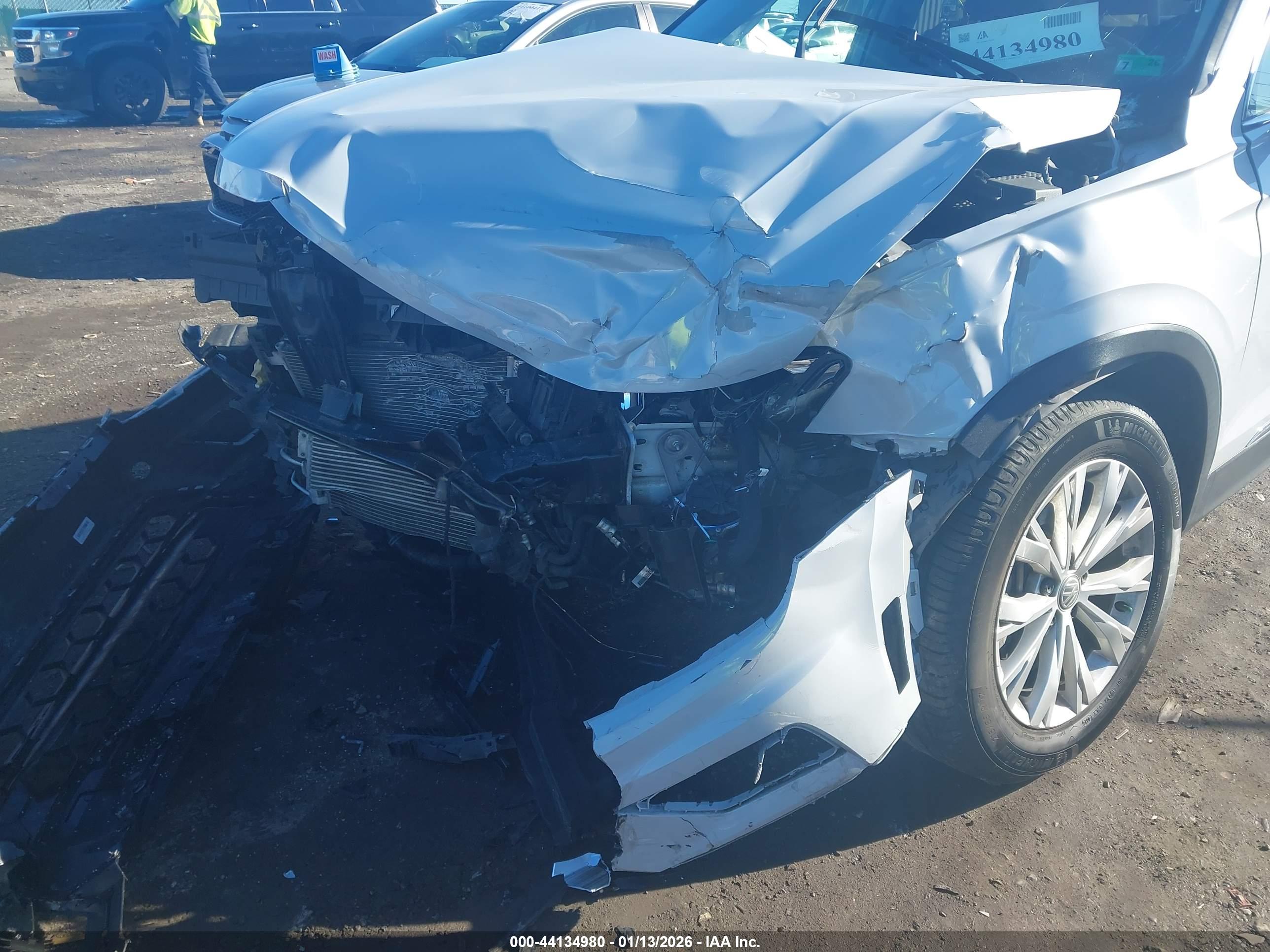 VOLKSWAGEN TIGUAN image 6