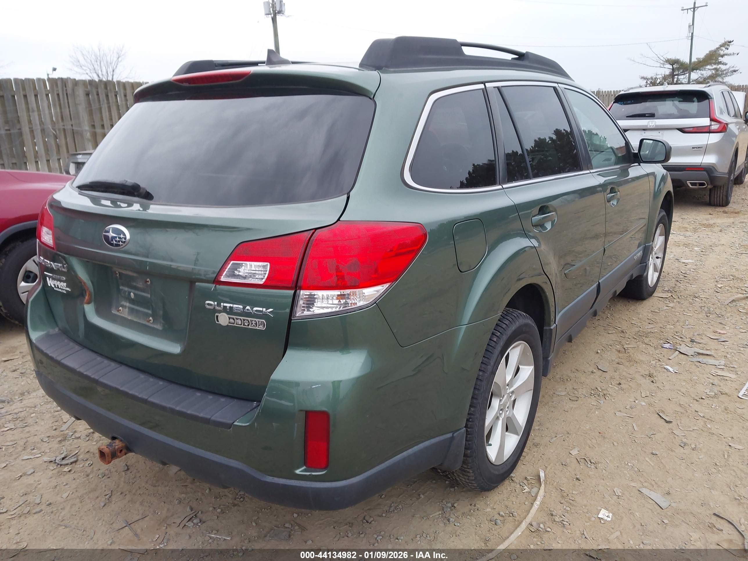 SUBARU OUTBACK image 4