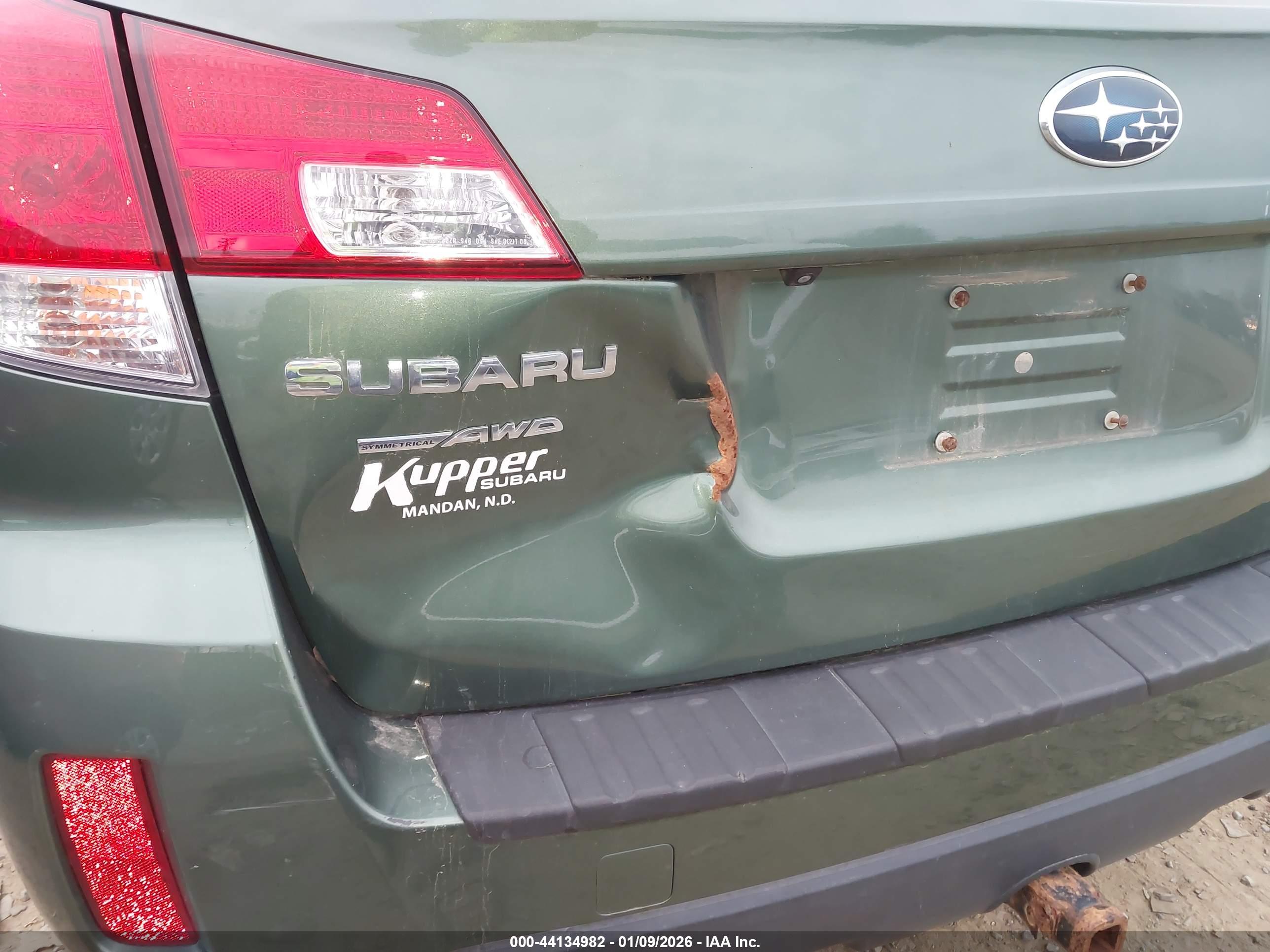 SUBARU OUTBACK image 6