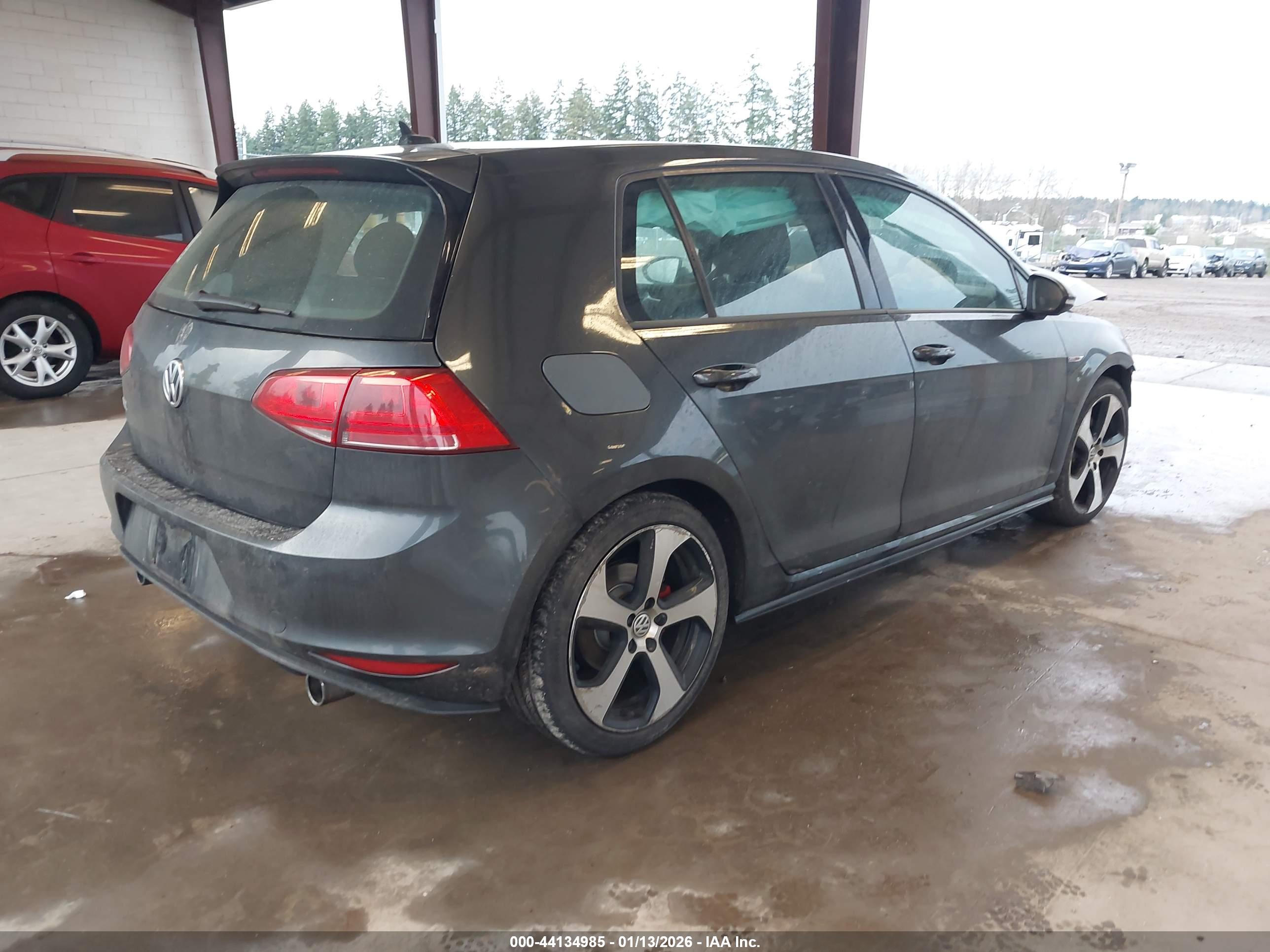 VOLKSWAGEN GOLF image 4