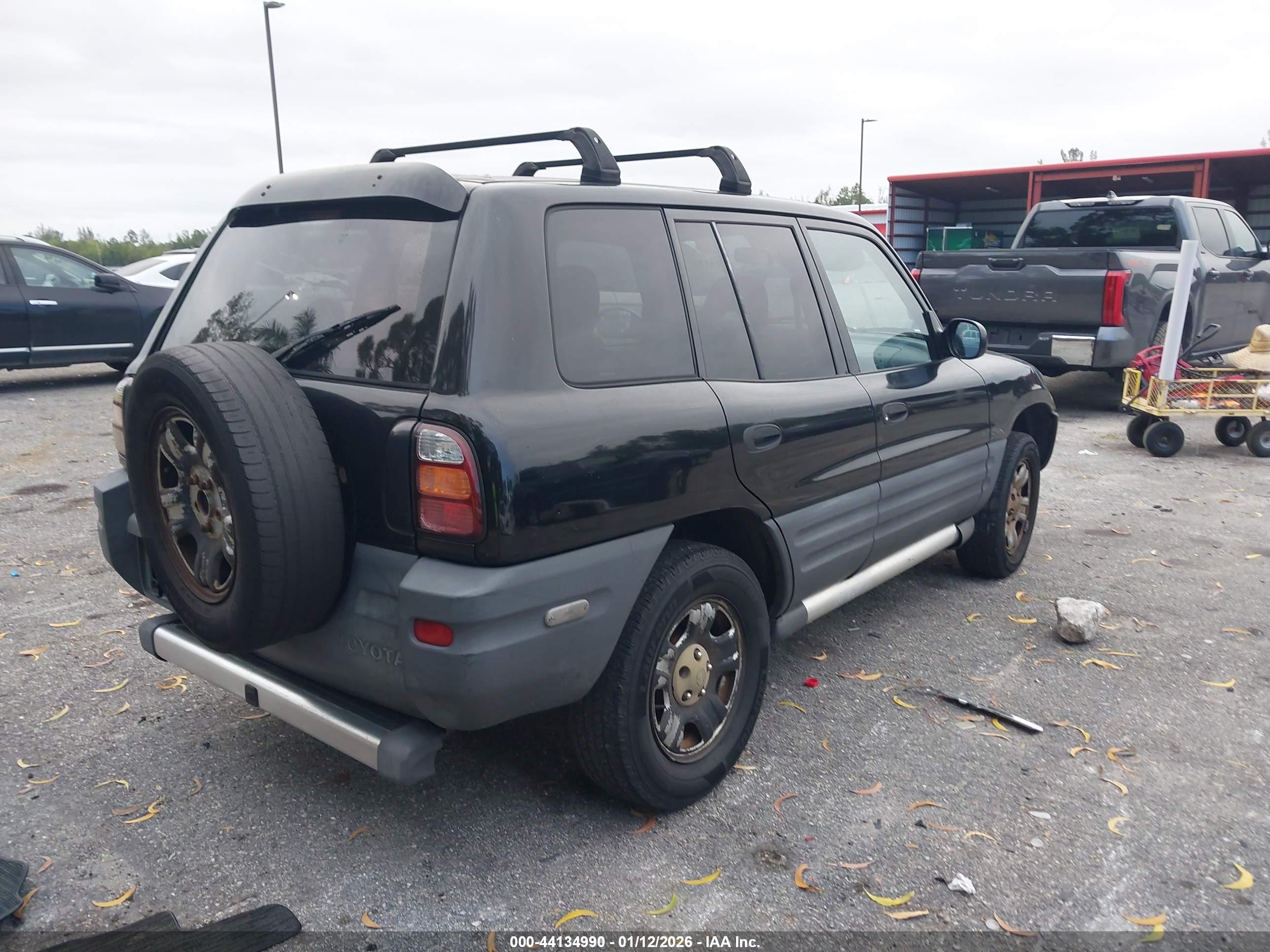 TOYOTA RAV4 image 4