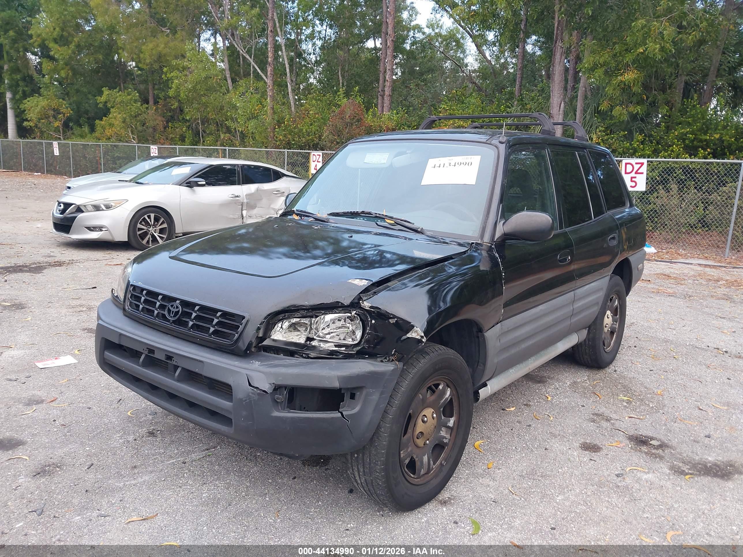 TOYOTA RAV4 image 6