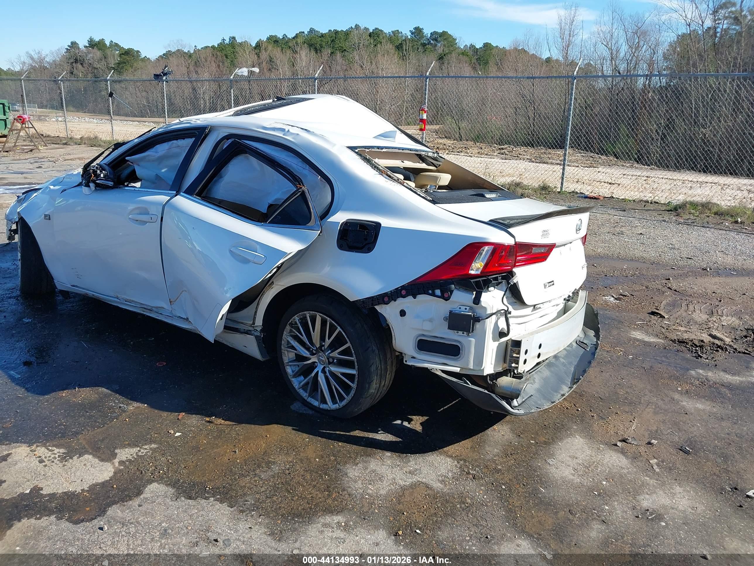 LEXUS IS image 3