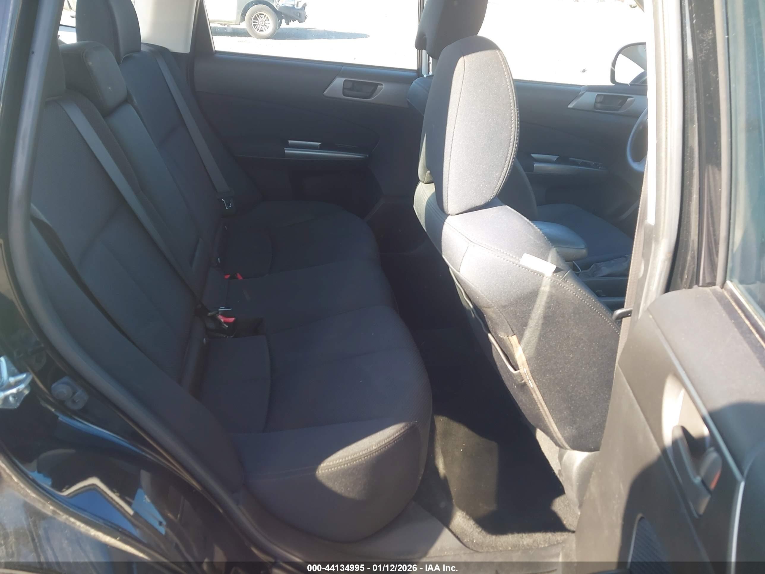 SUBARU FORESTER image 8