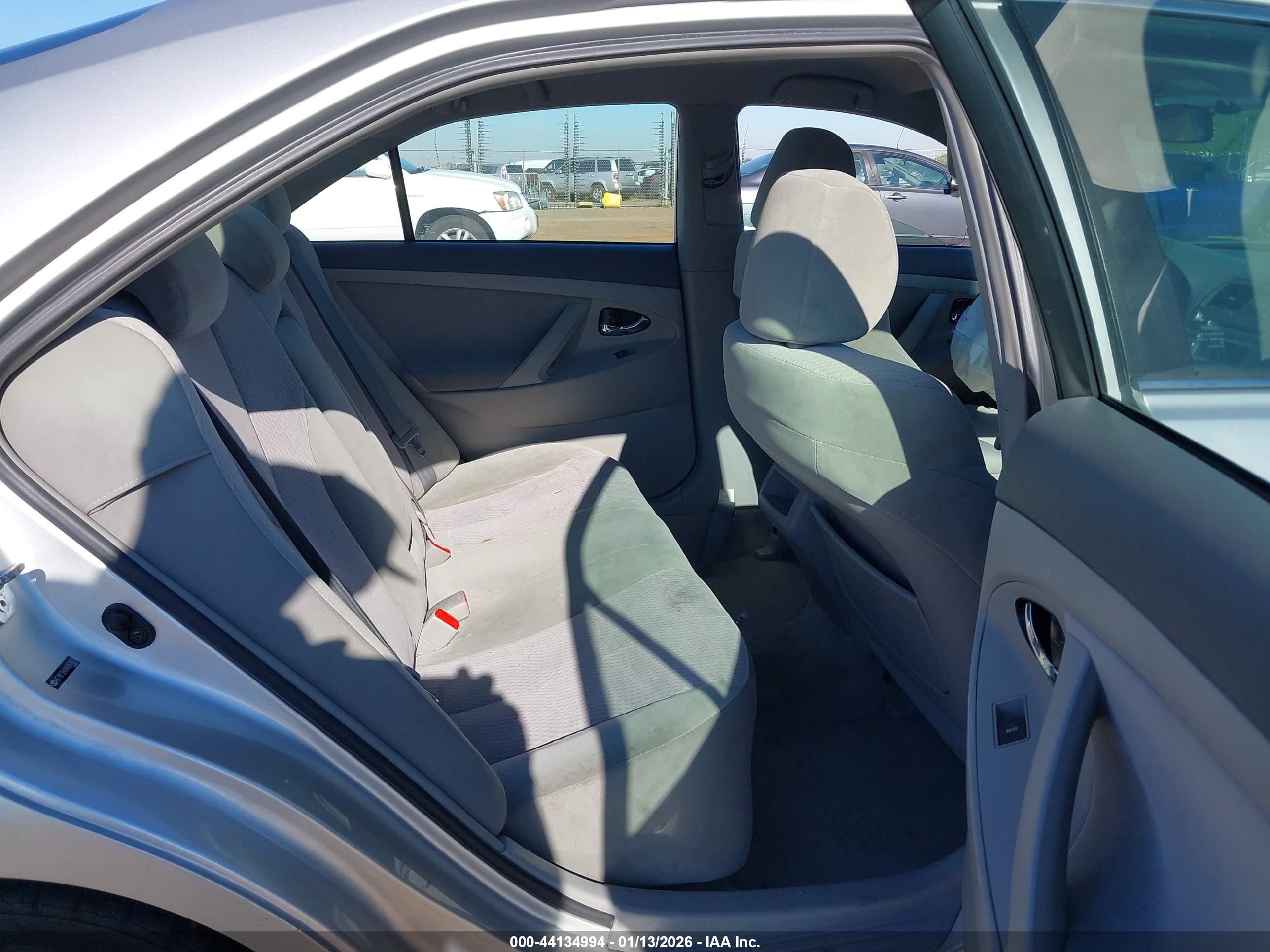 TOYOTA CAMRY image 8