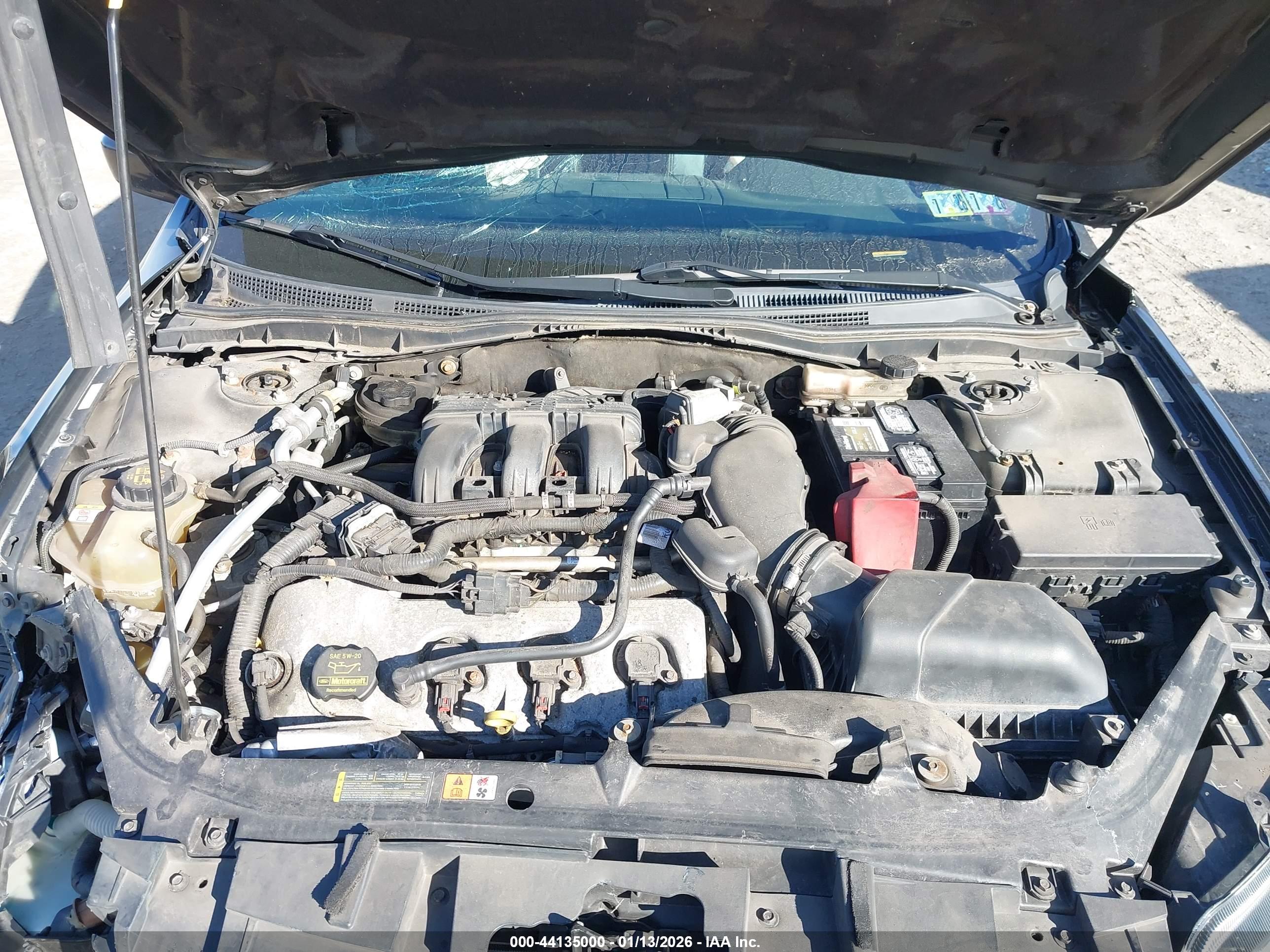 FORD FUSION image 10