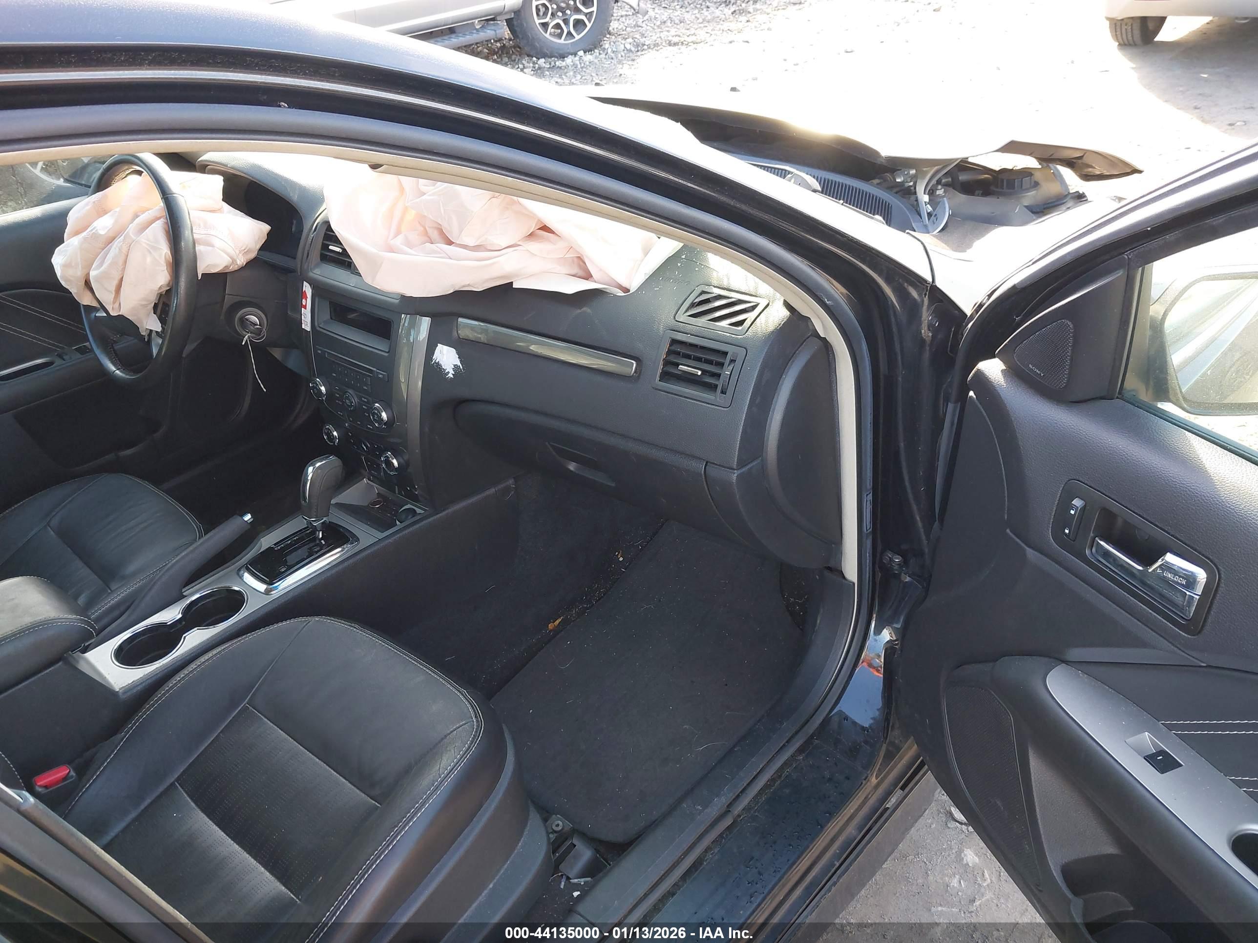 FORD FUSION image 5