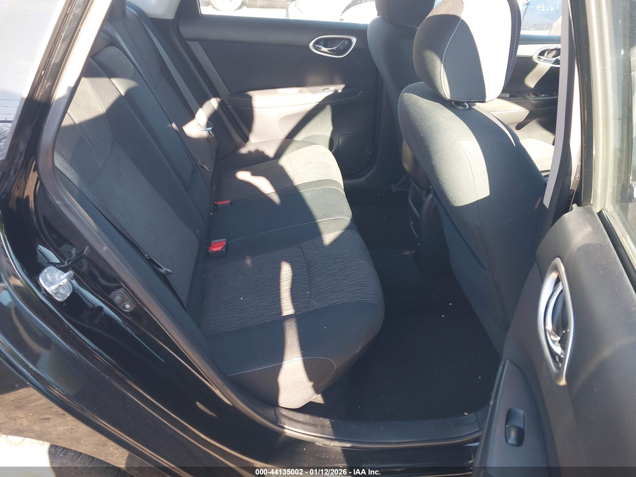 NISSAN SENTRA image 8