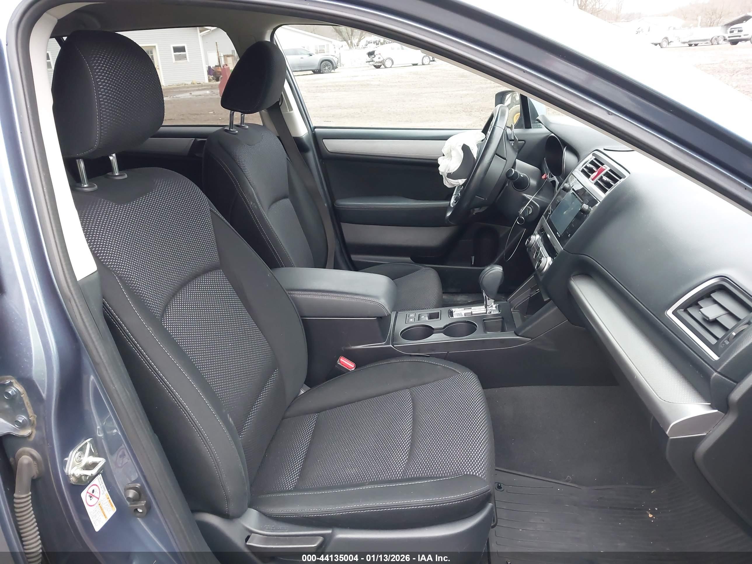SUBARU OUTBACK image 5