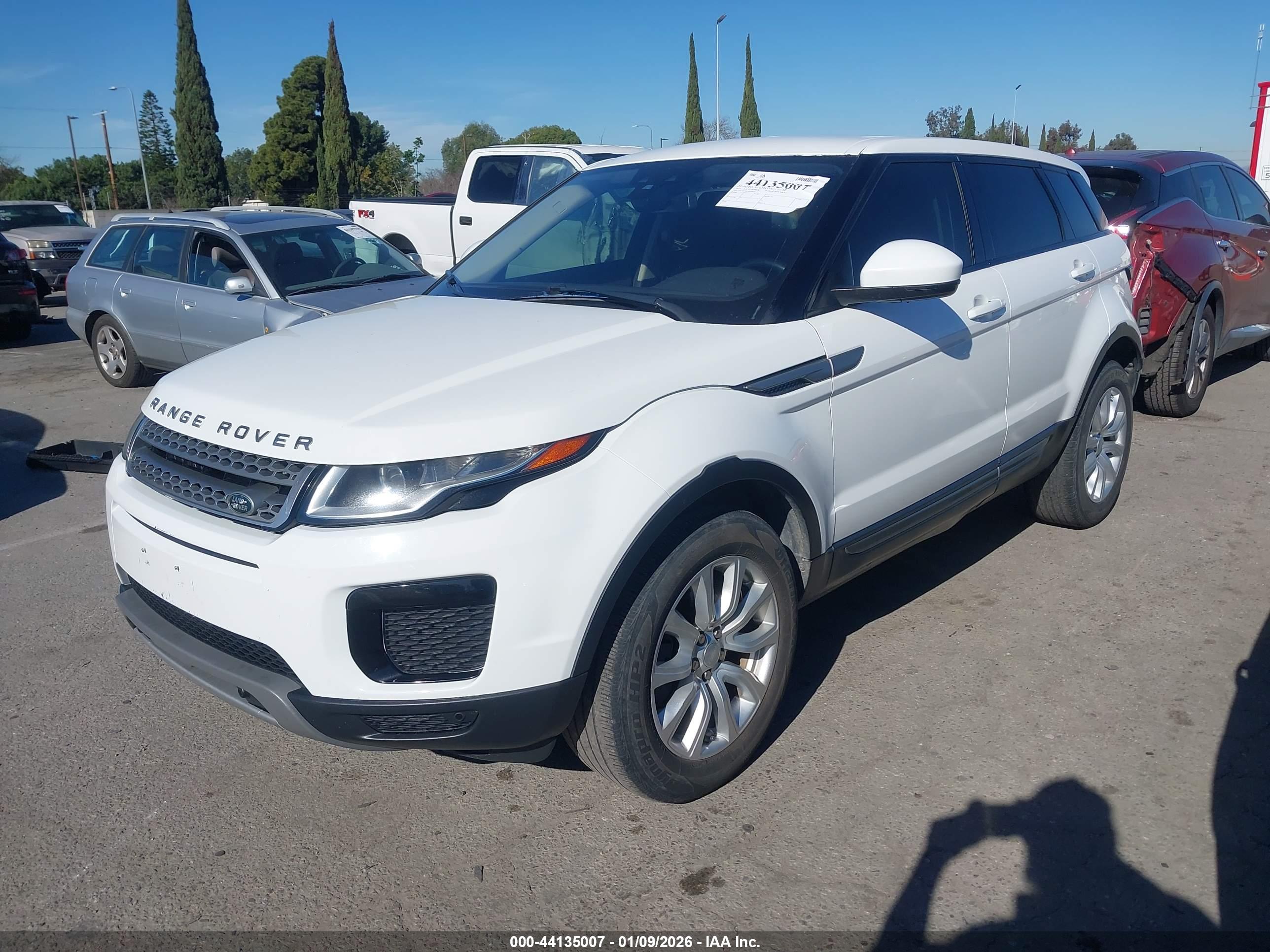 LAND ROVER image 2