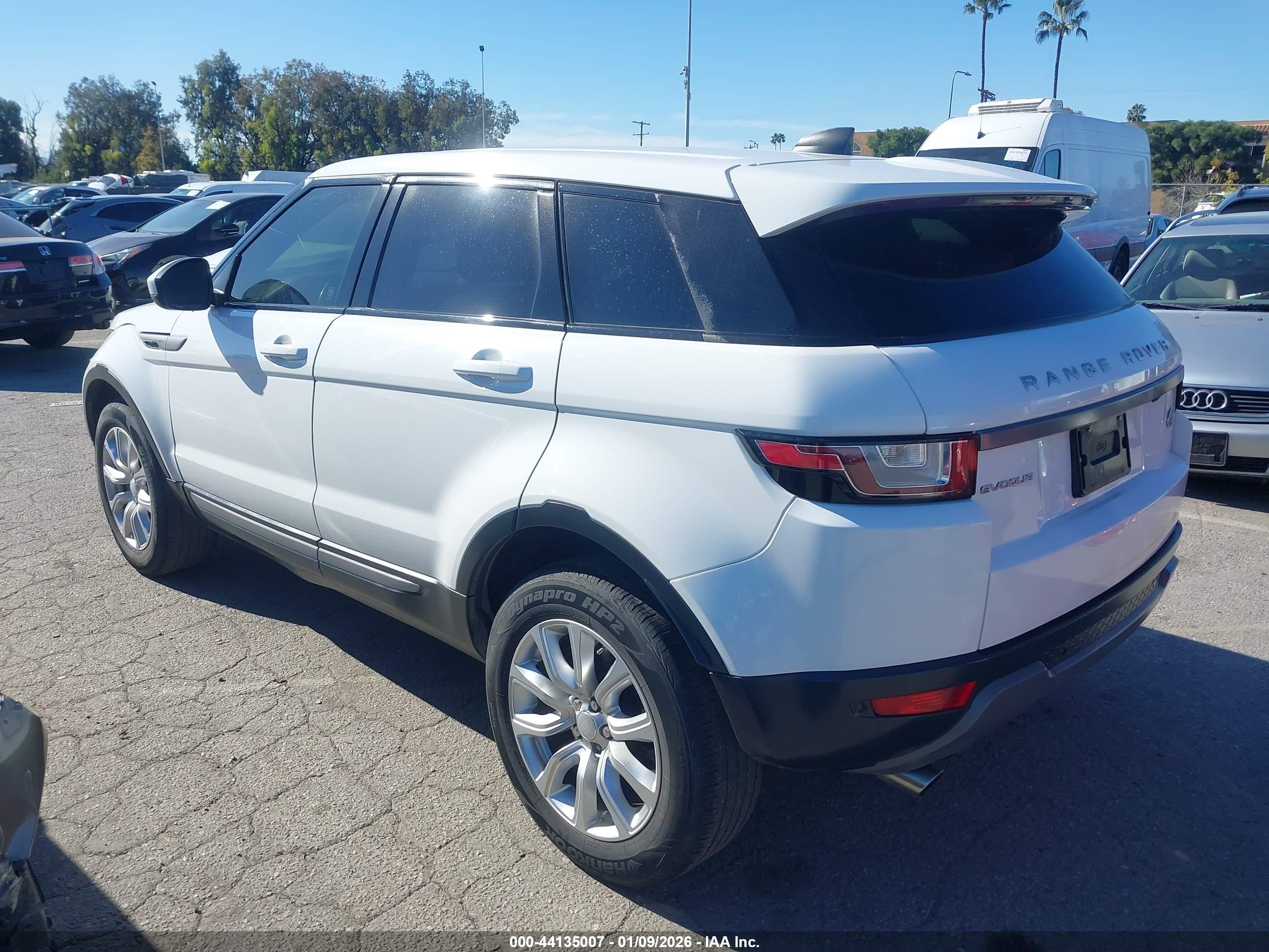 LAND ROVER image 3