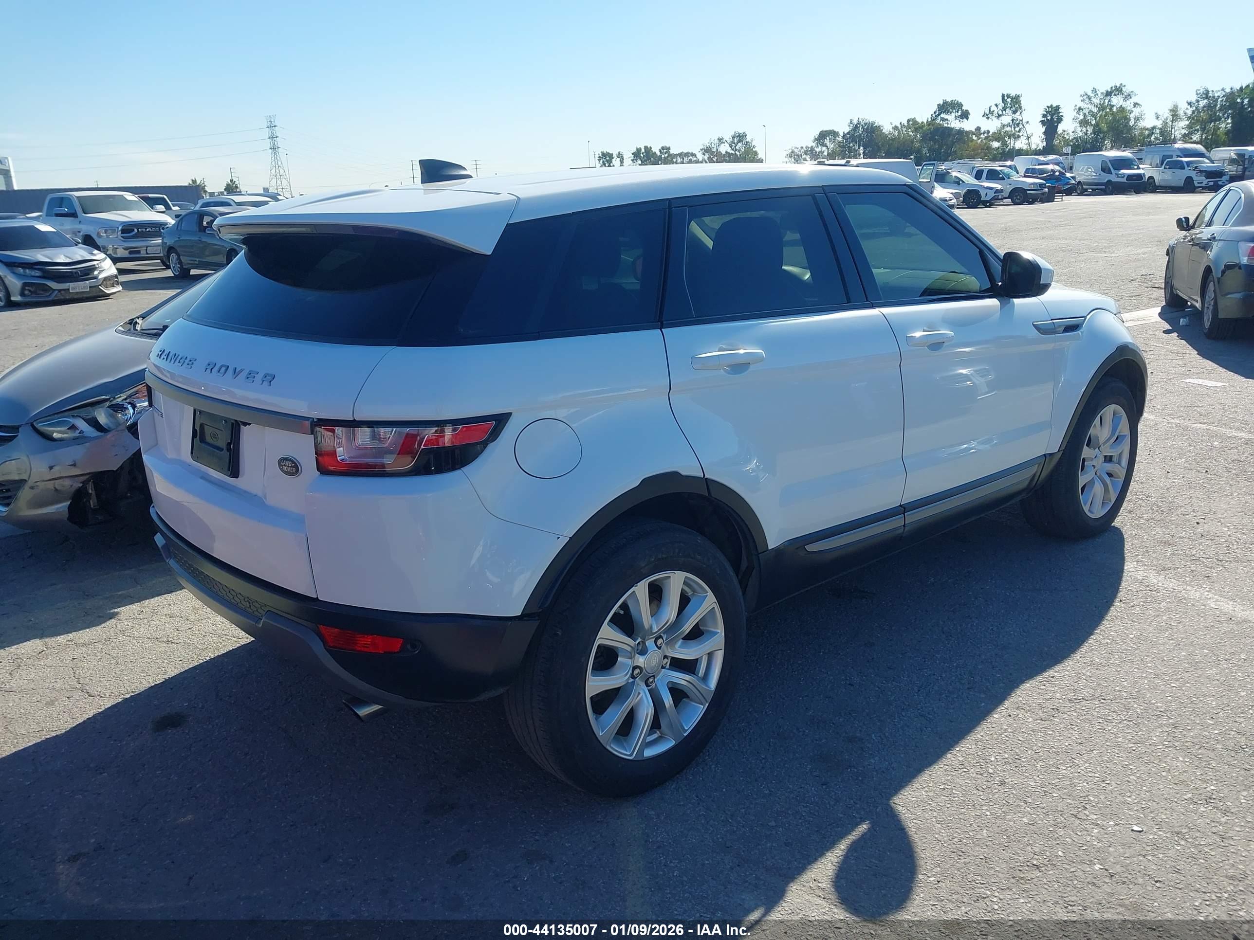 LAND ROVER image 4