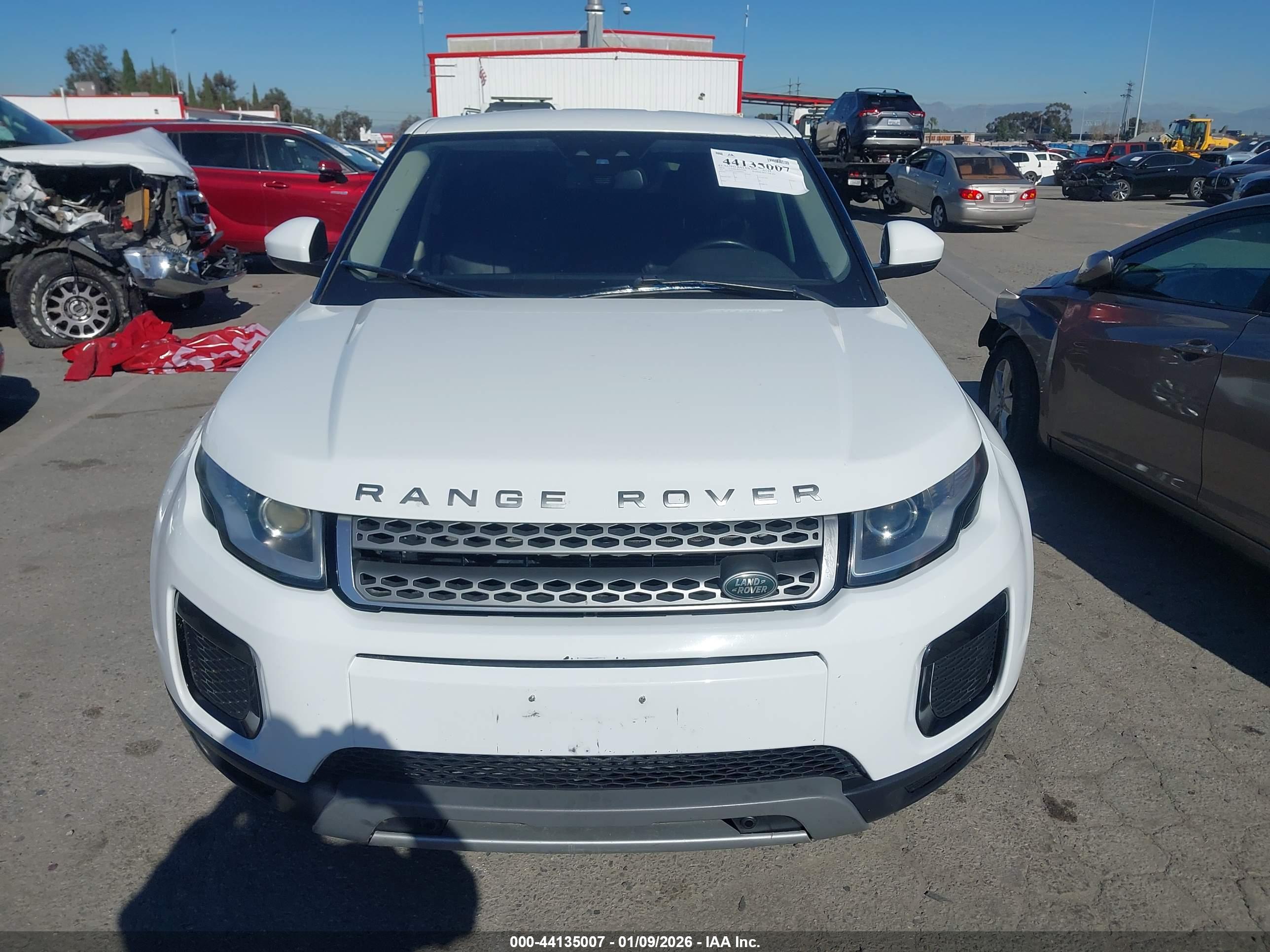 LAND ROVER image 6