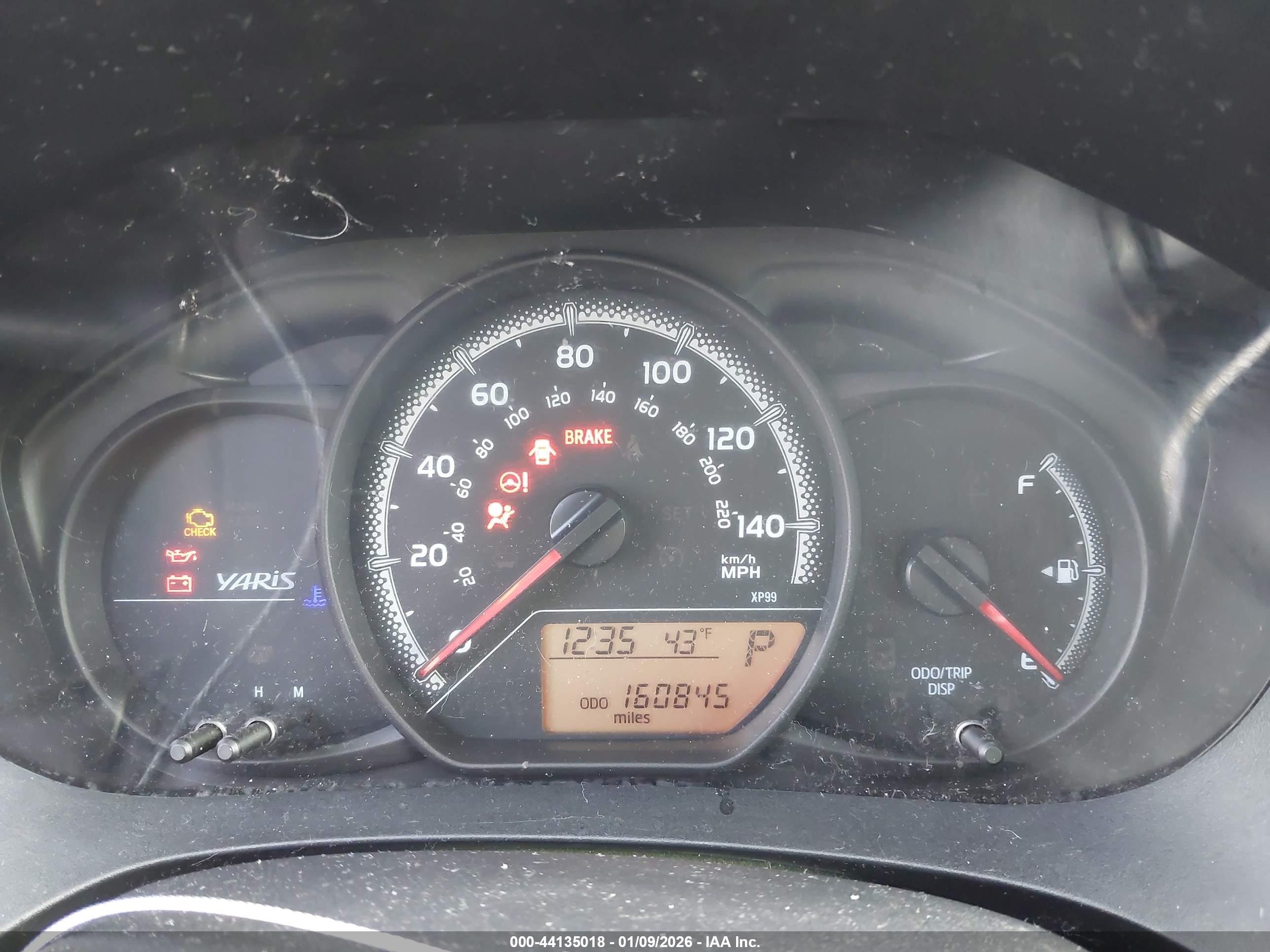 TOYOTA YARIS image 7