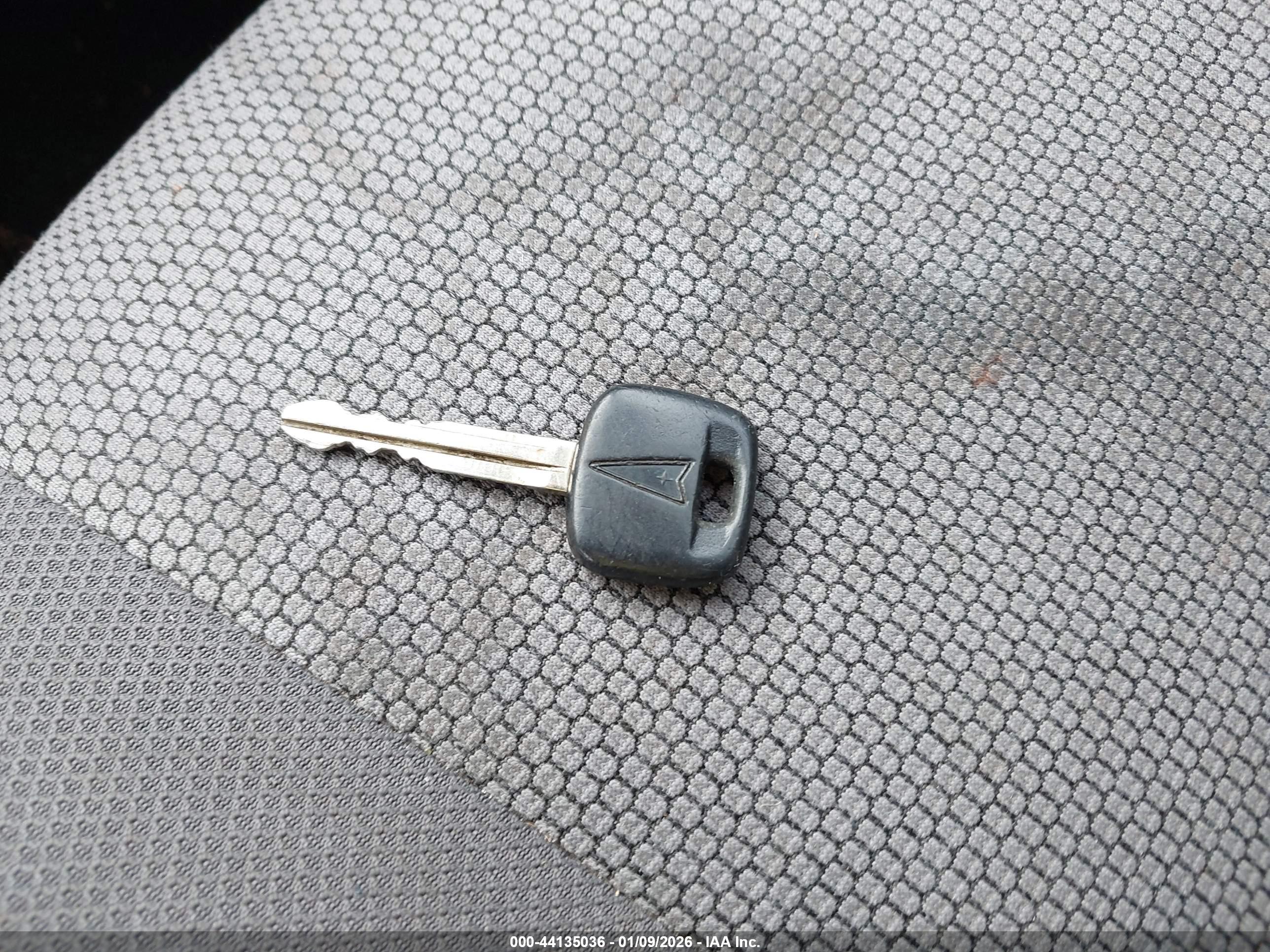 PONTIAC VIBE image 11
