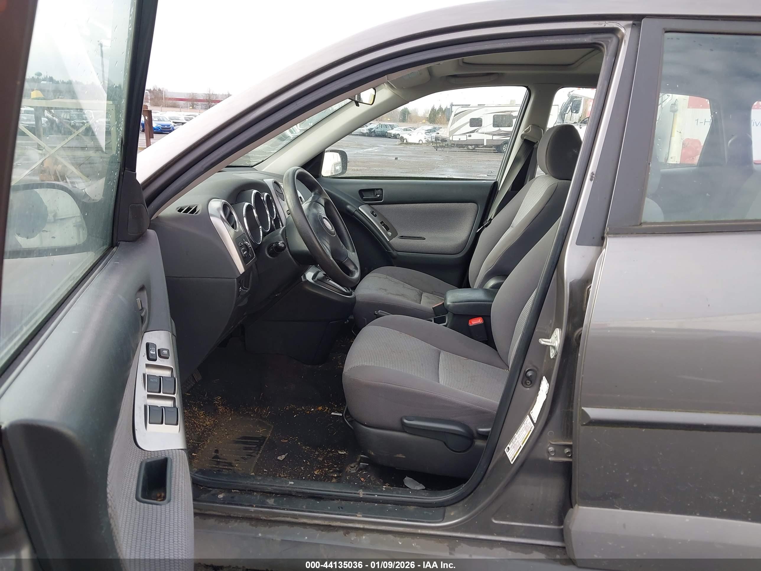 PONTIAC VIBE image 5