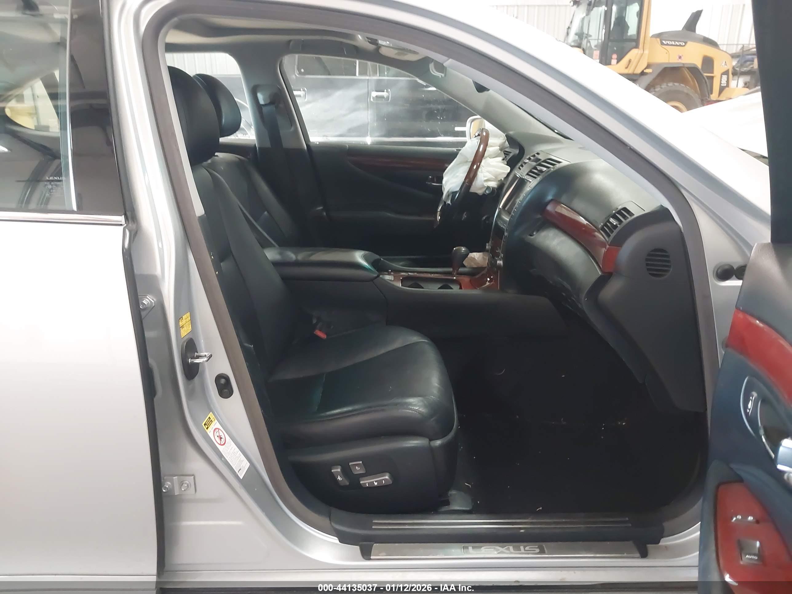 LEXUS LS image 5