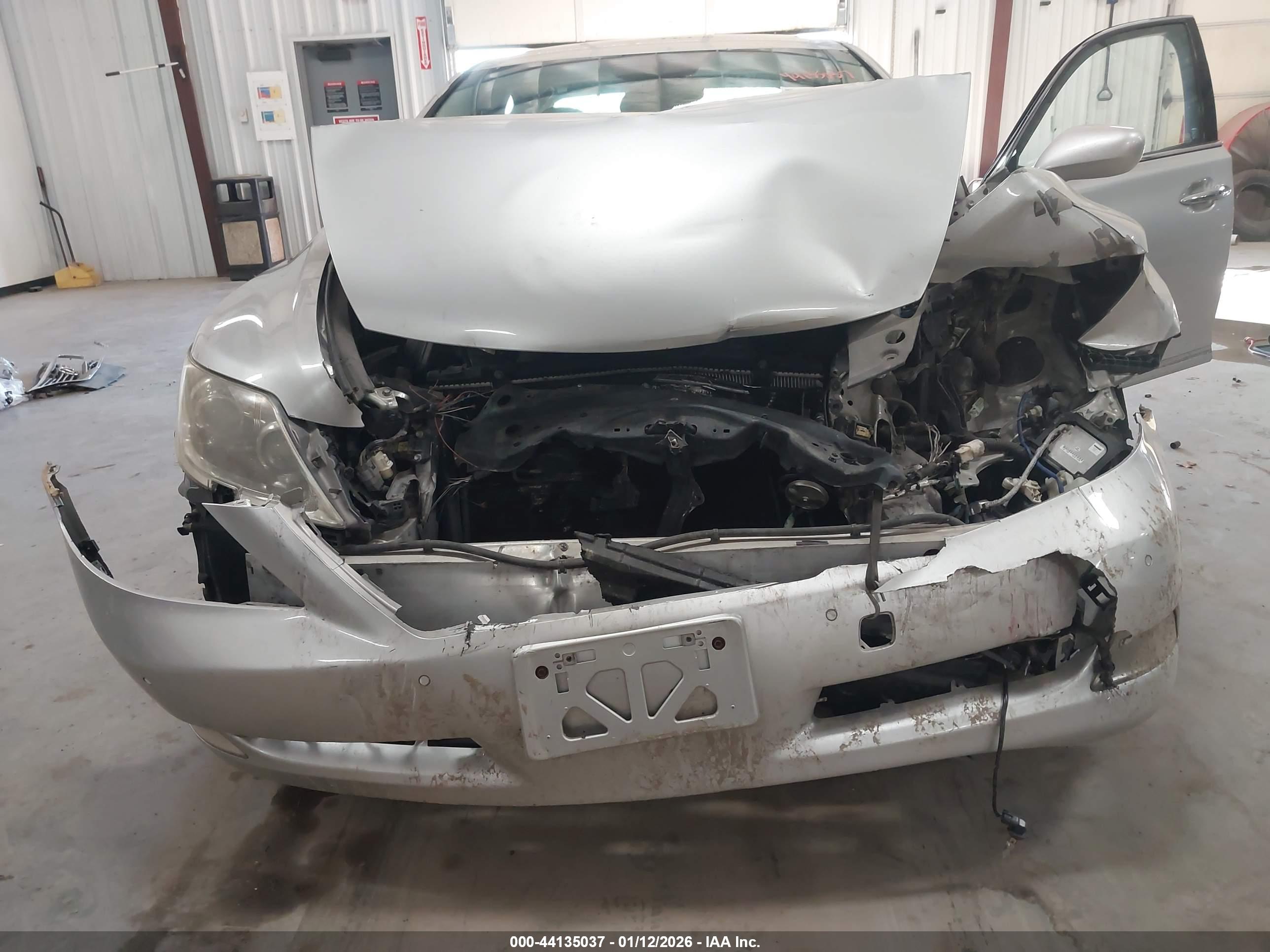 LEXUS LS image 6