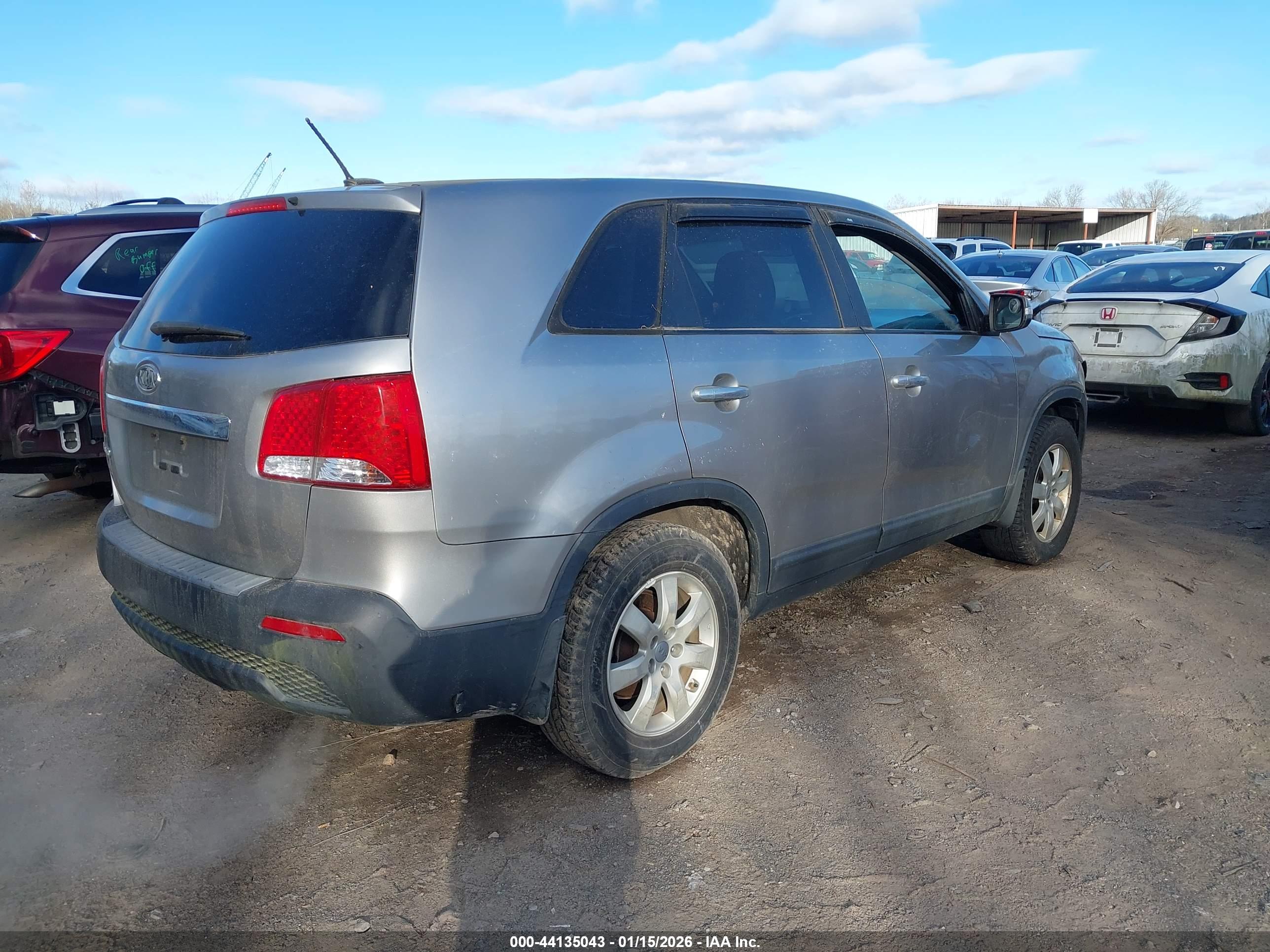 KIA SORENTO image 4