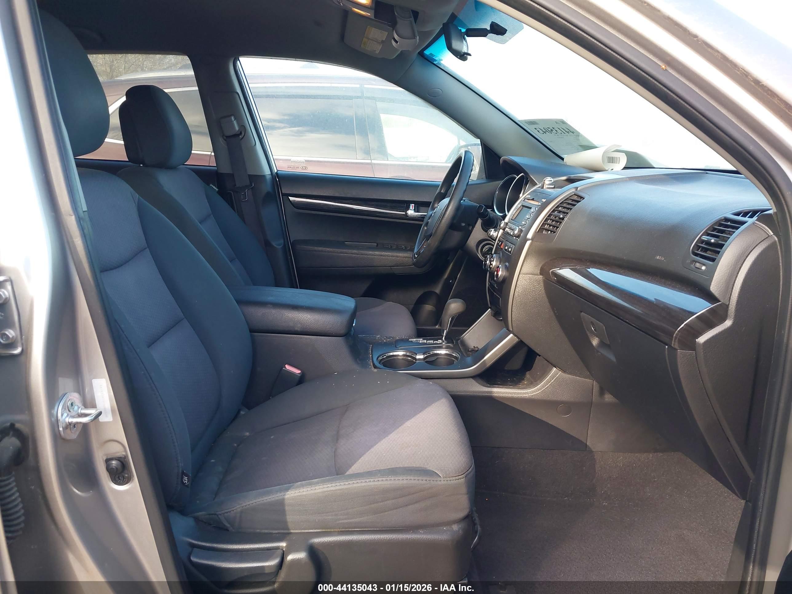 KIA SORENTO image 5