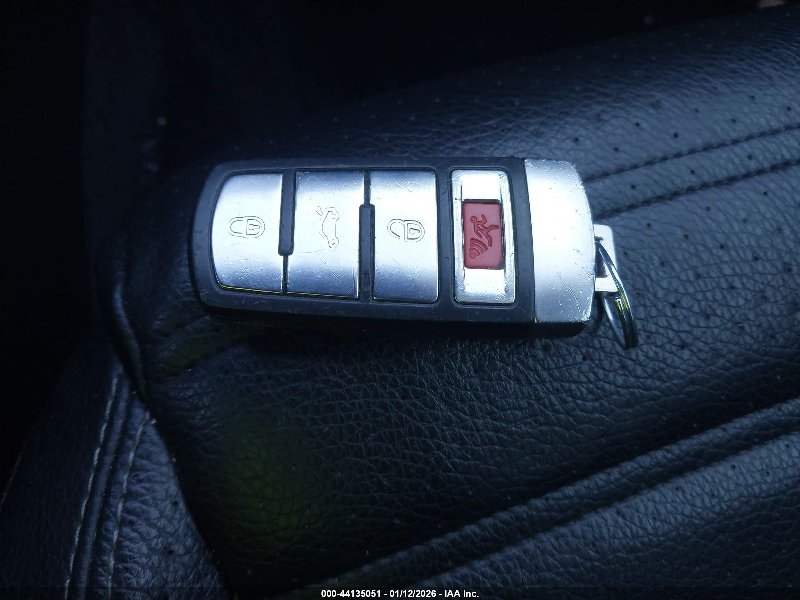VOLKSWAGEN CC image 11
