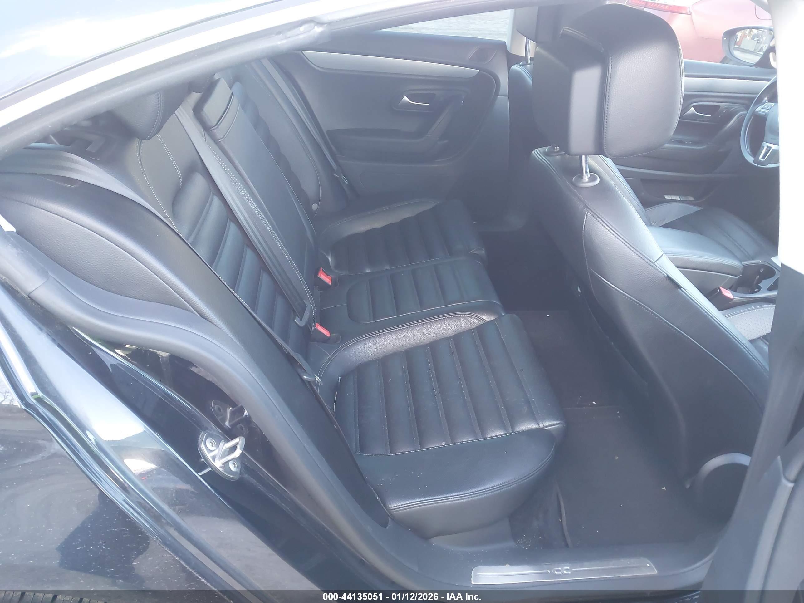 VOLKSWAGEN CC image 8