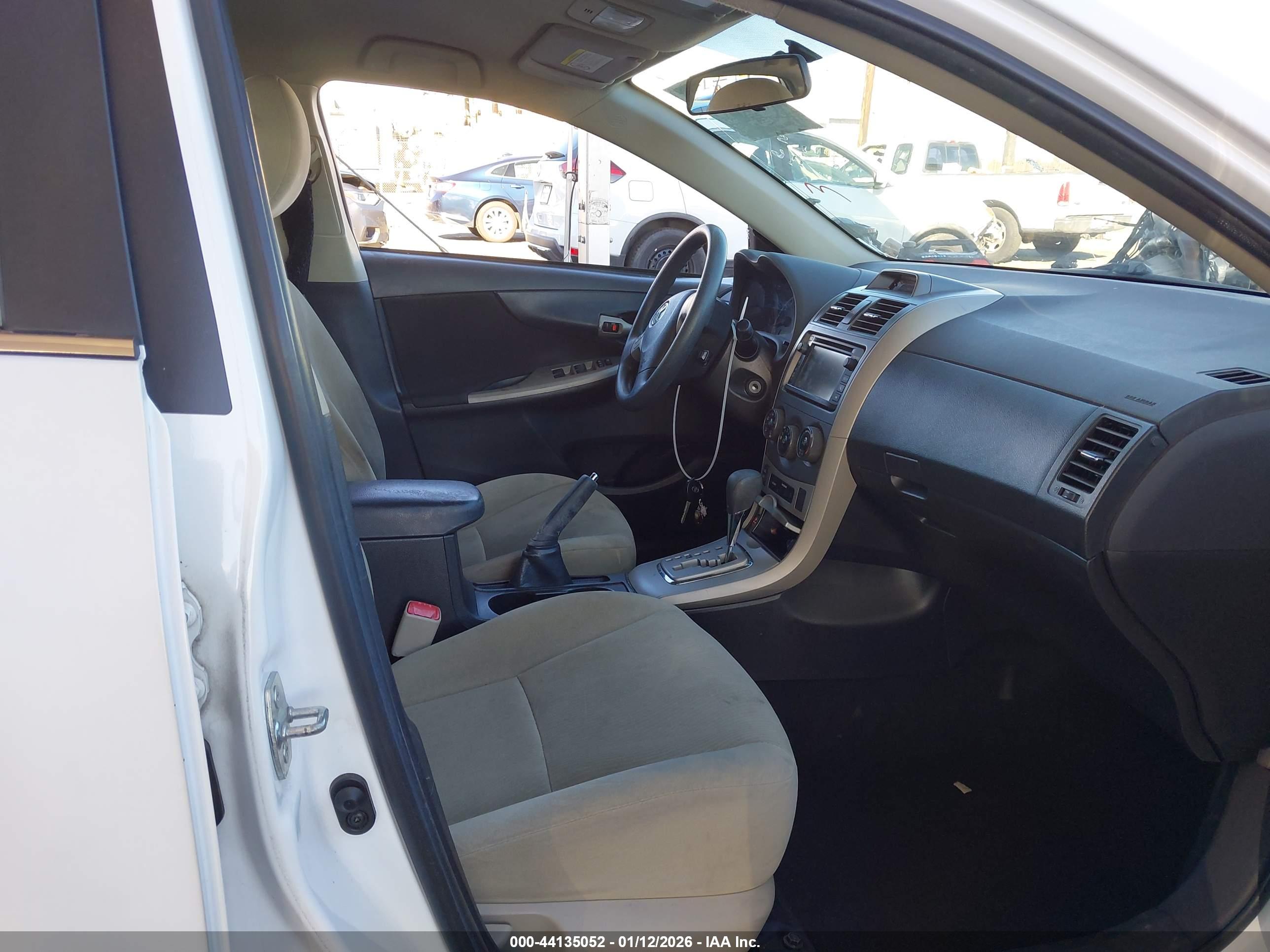 TOYOTA COROLLA image 5