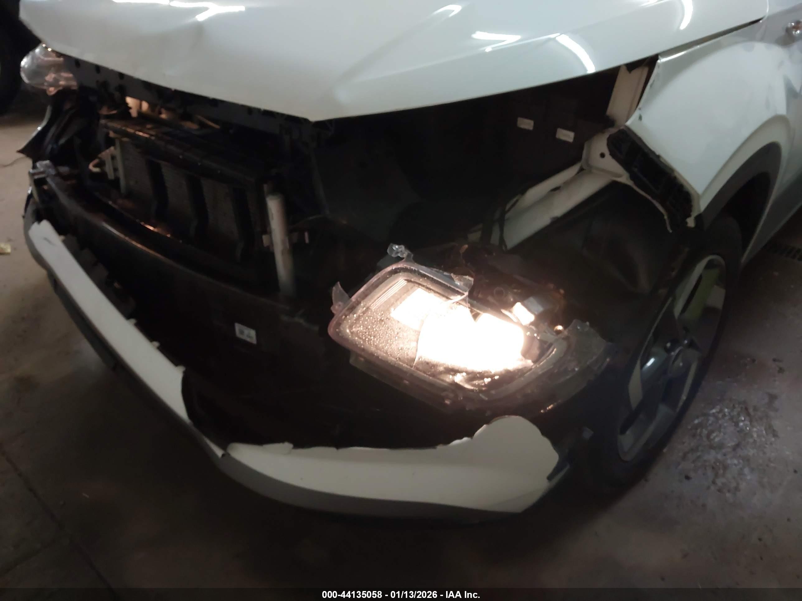 HYUNDAI VENUE image 6