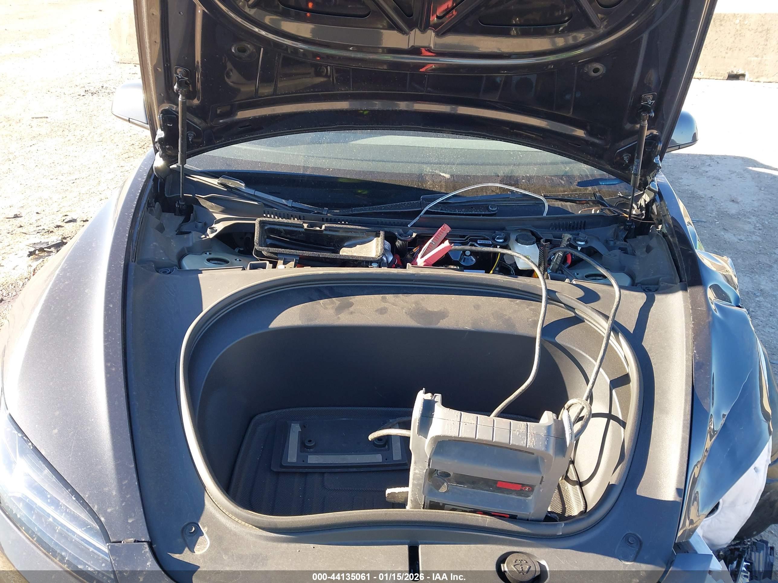 TESLA MODEL image 10