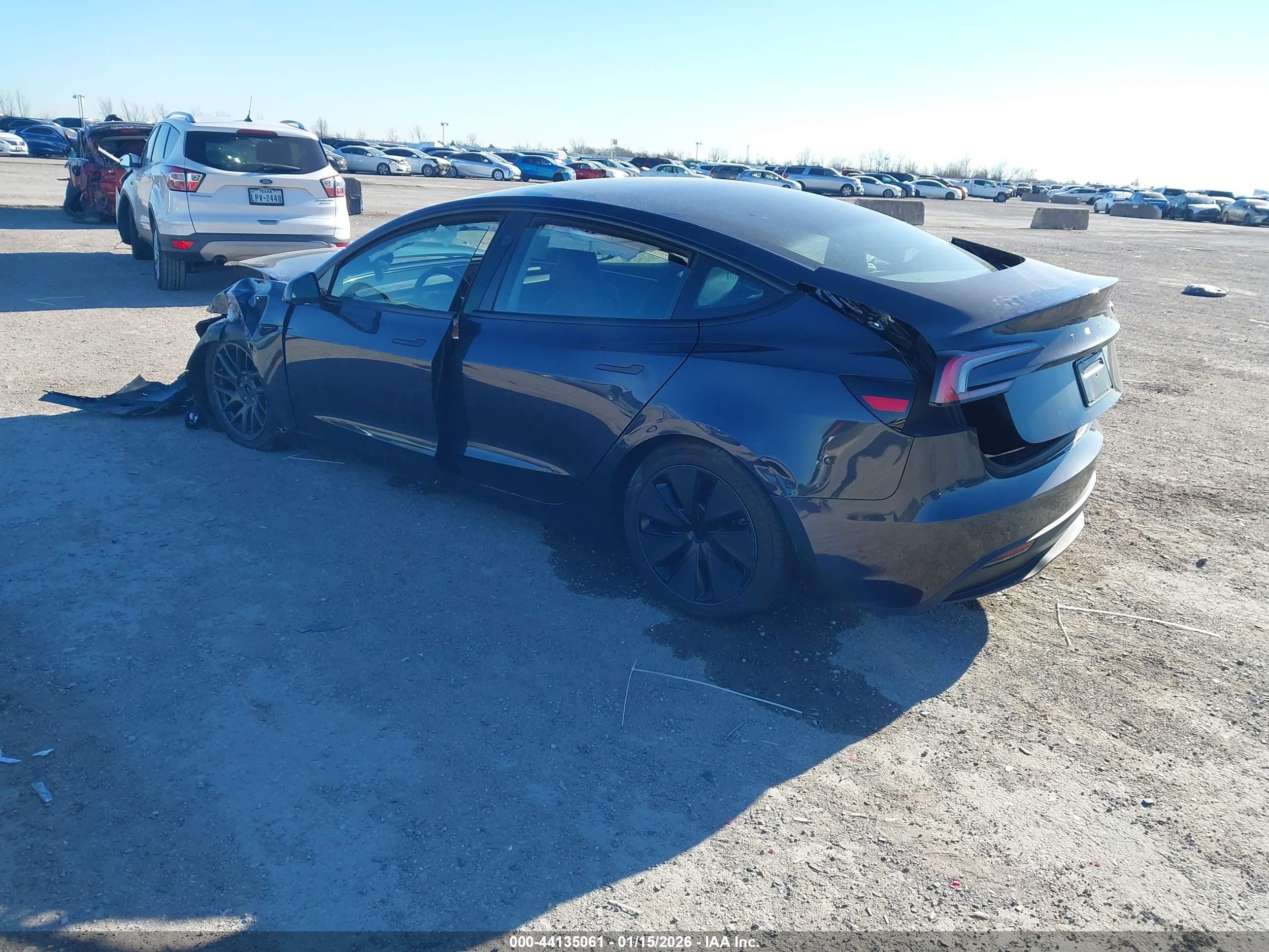 TESLA MODEL image 3